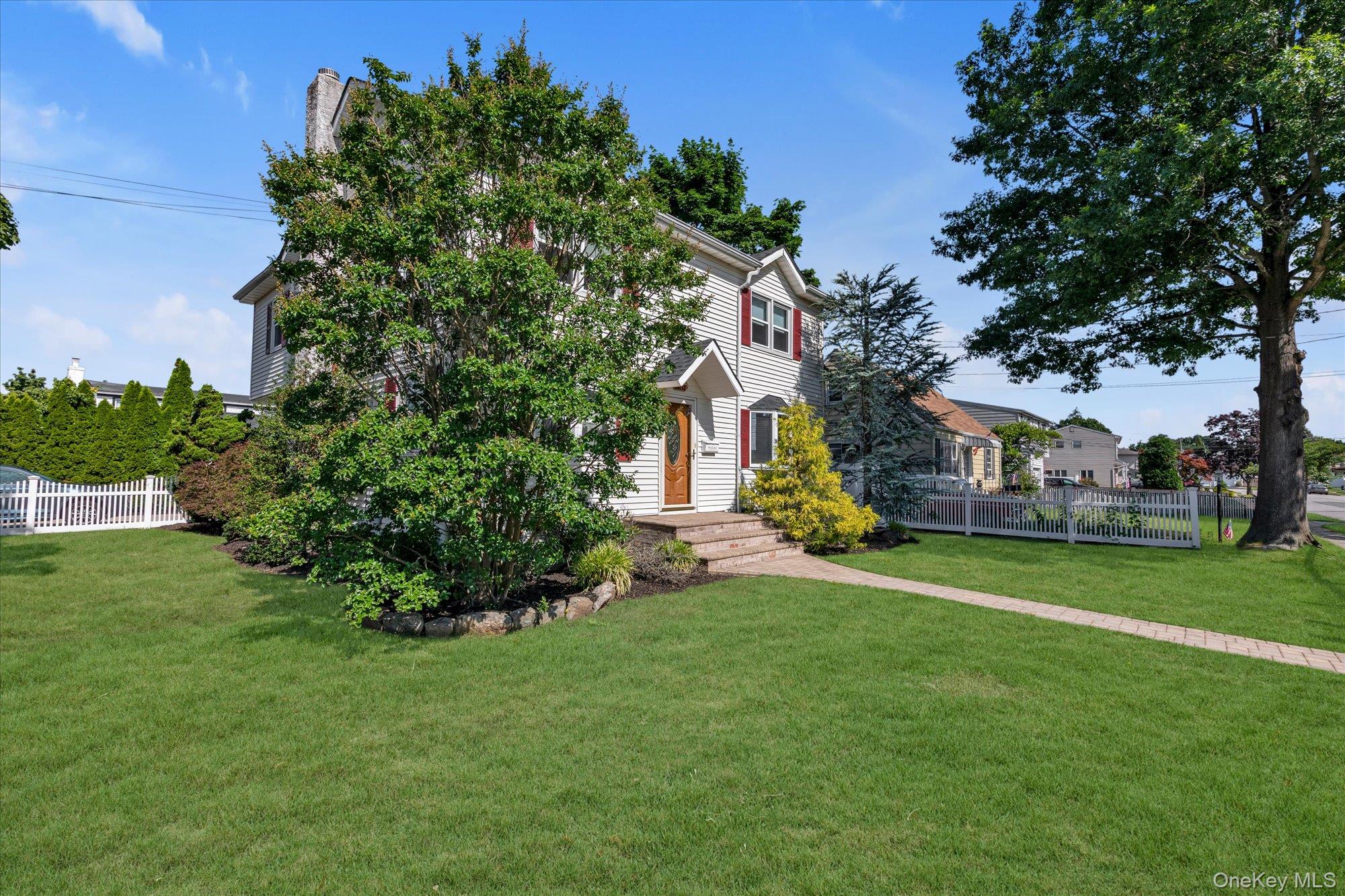 2 East Court Property Photo 25
