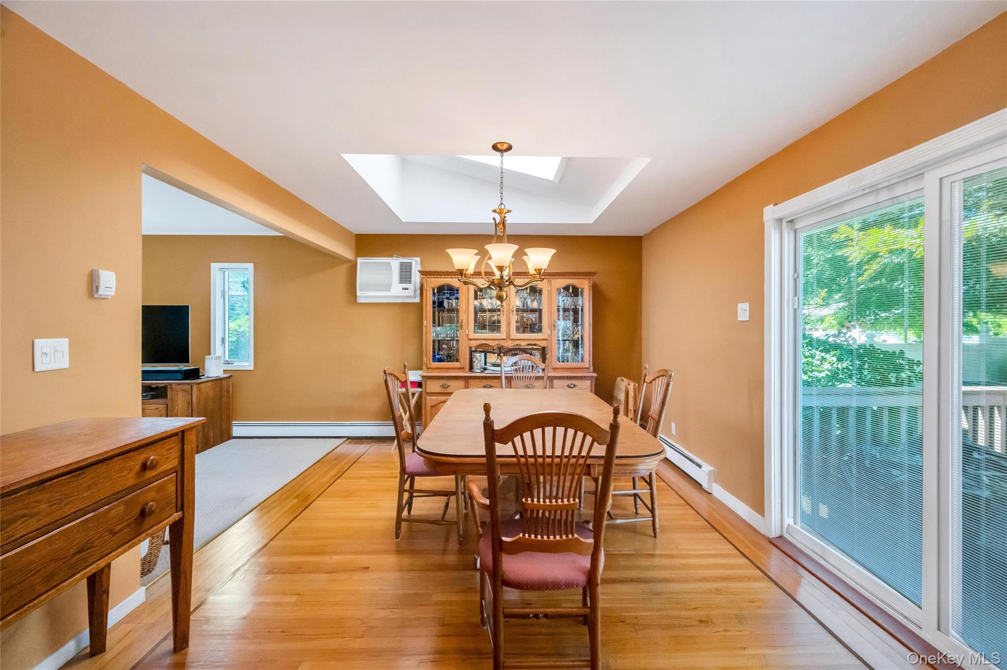 34 Oak Street Property Photo 6
