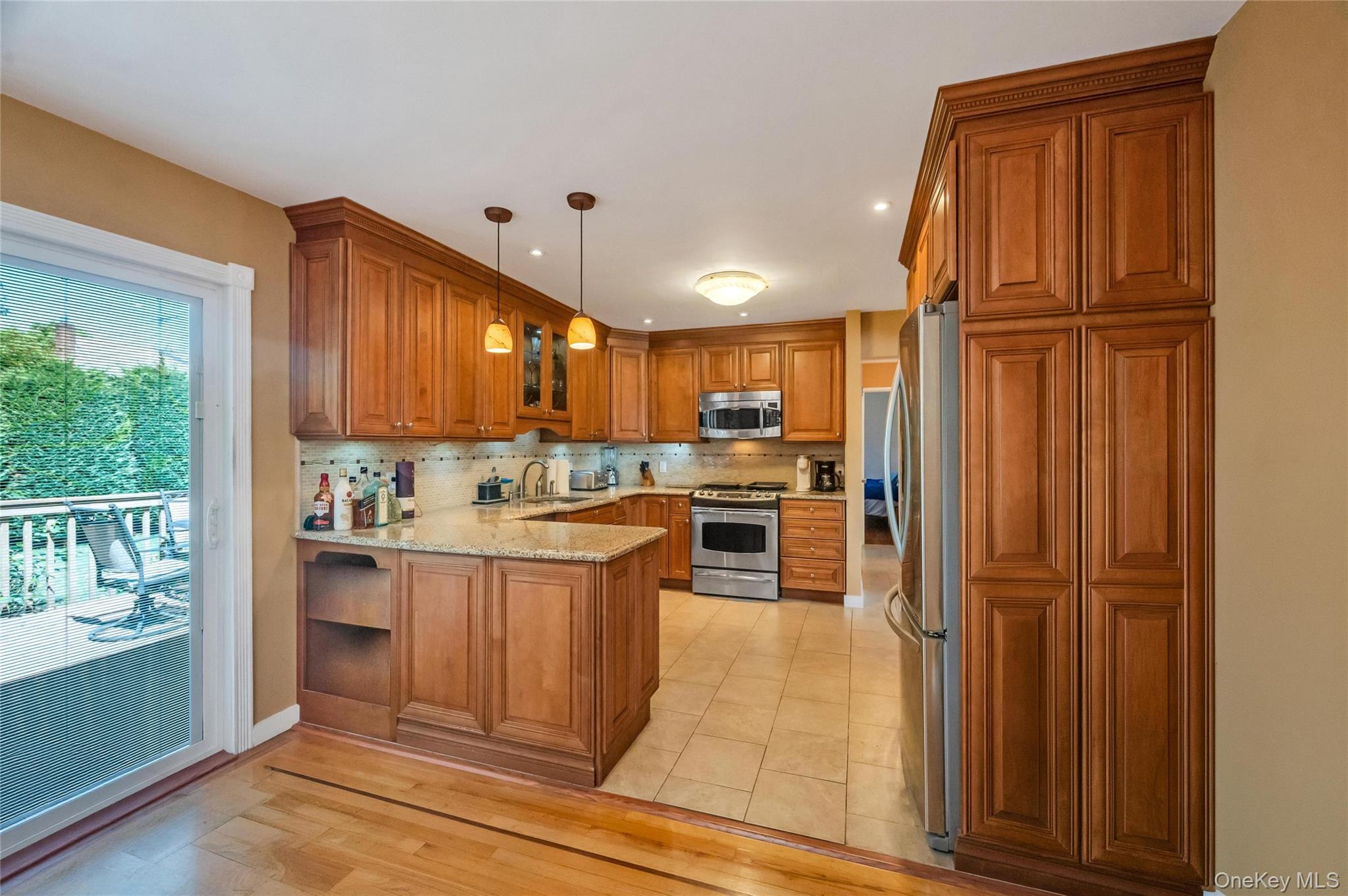 34 Oak Street Property Photo 7