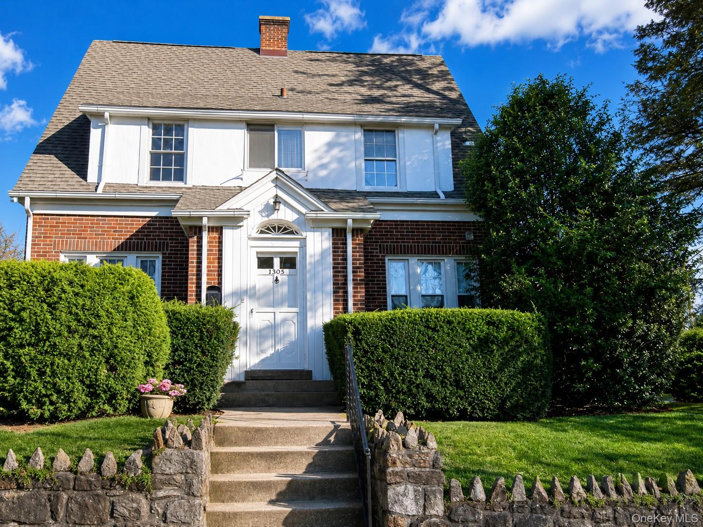 1305 Park Avenue Property Photo 1