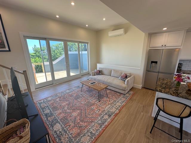 52 Lewis Walk Property Photo 3