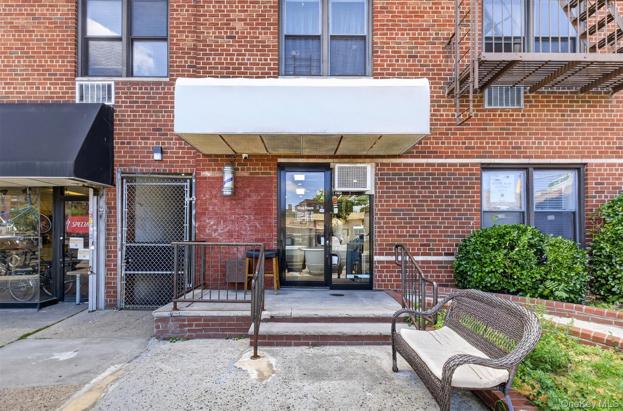 10230 Queens Boulevard Retails Property Photo 2