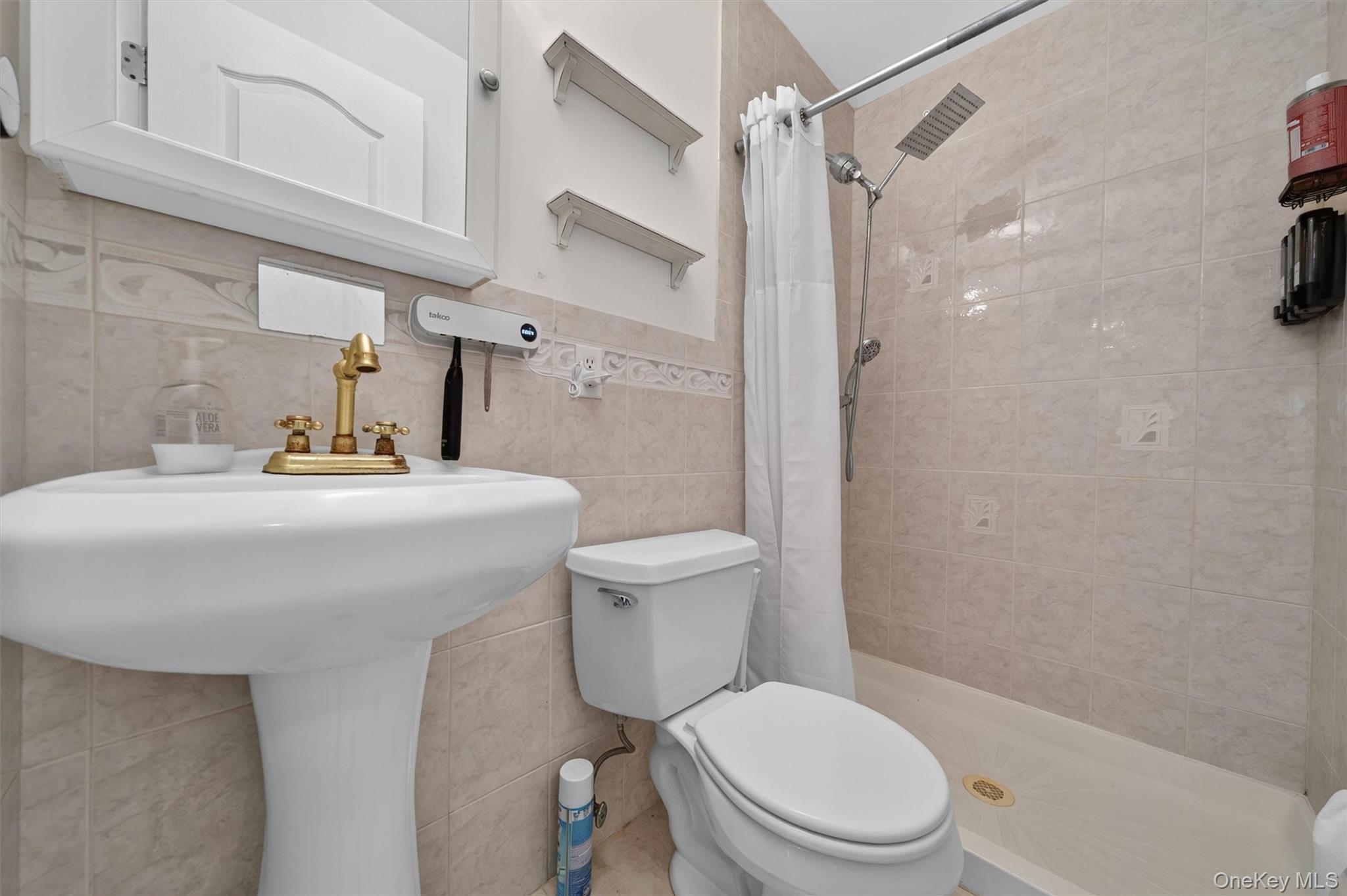 110 Clinton Avenue Property Photo 16