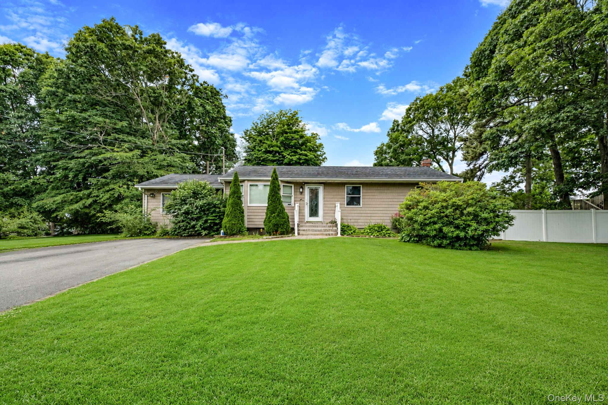 2 Amarr Drive Property Photo 1