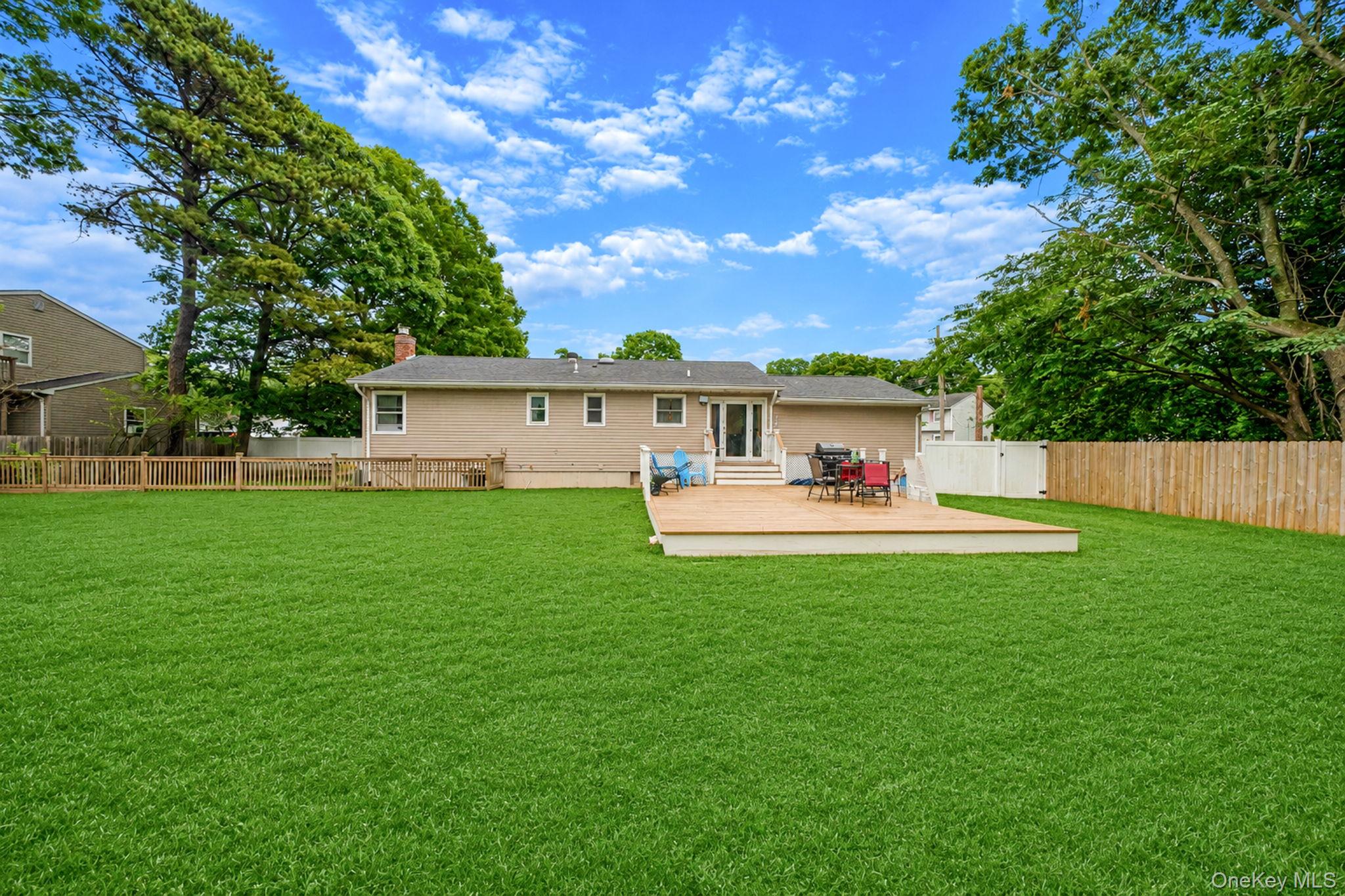 2 Amarr Drive Property Photo 3