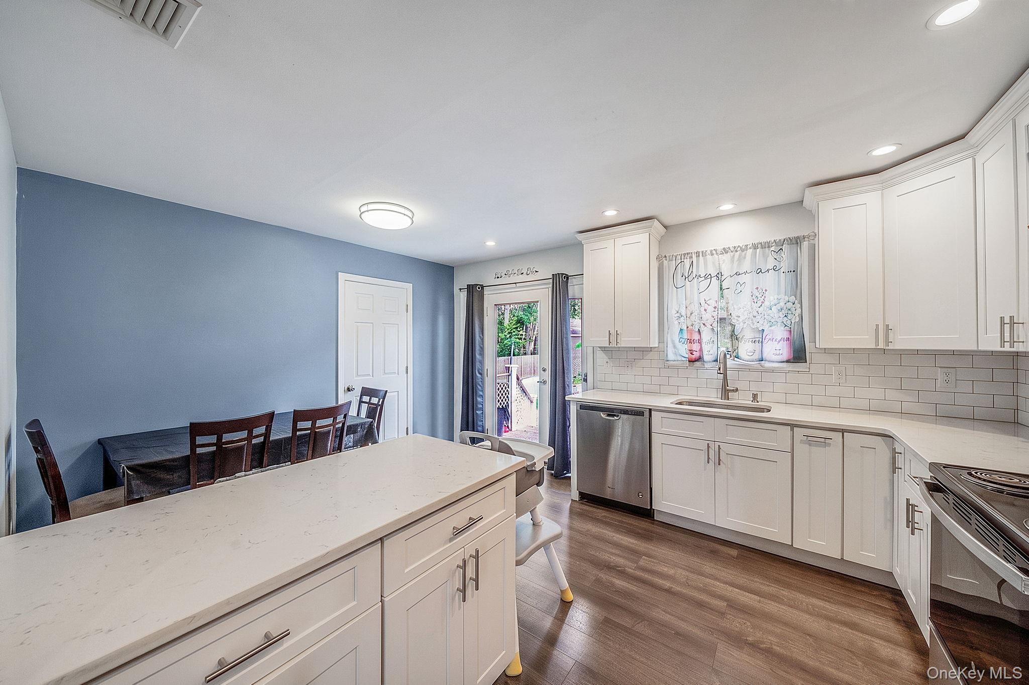 2 Amarr Drive Property Photo 6