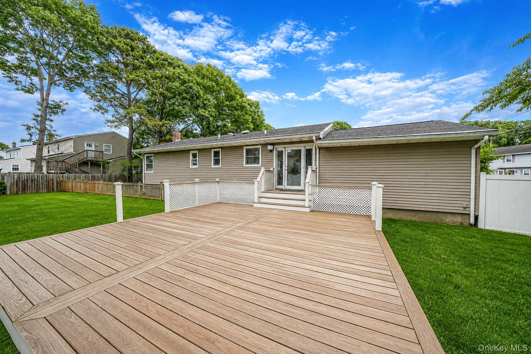 2 Amarr Drive Property Photo 18