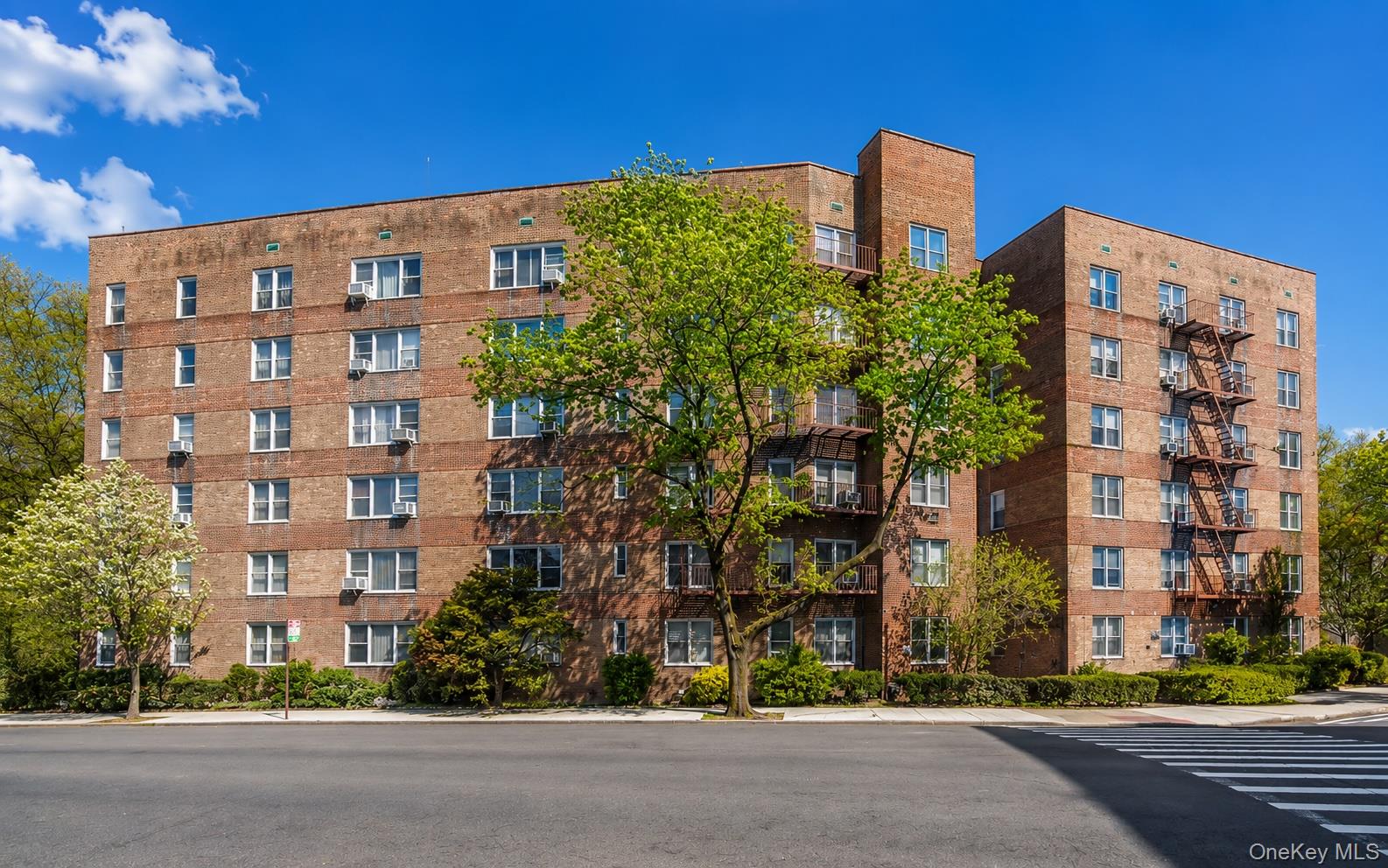 74-45 Yellowstone Boulevard 2/c Property Photo 1