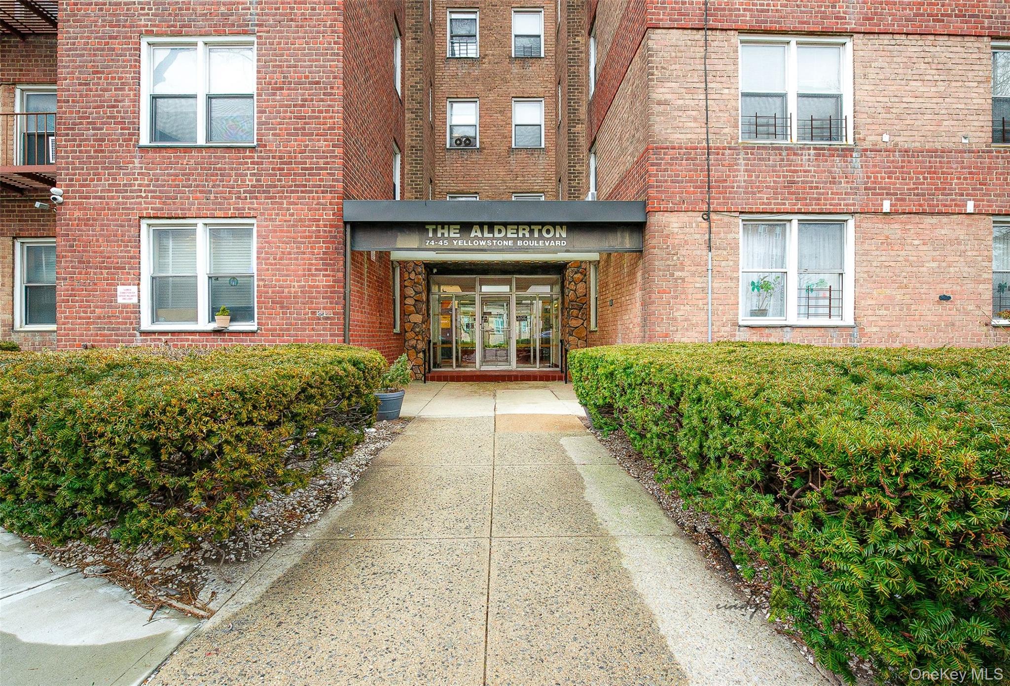74-45 Yellowstone Boulevard 2/c Property Photo 2
