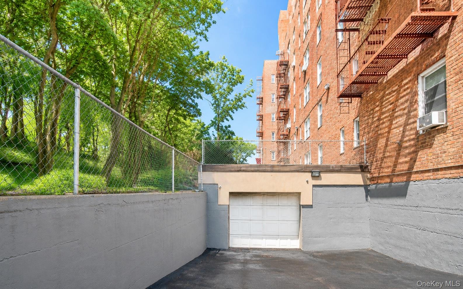 74-45 Yellowstone Boulevard 2/c Property Photo 30