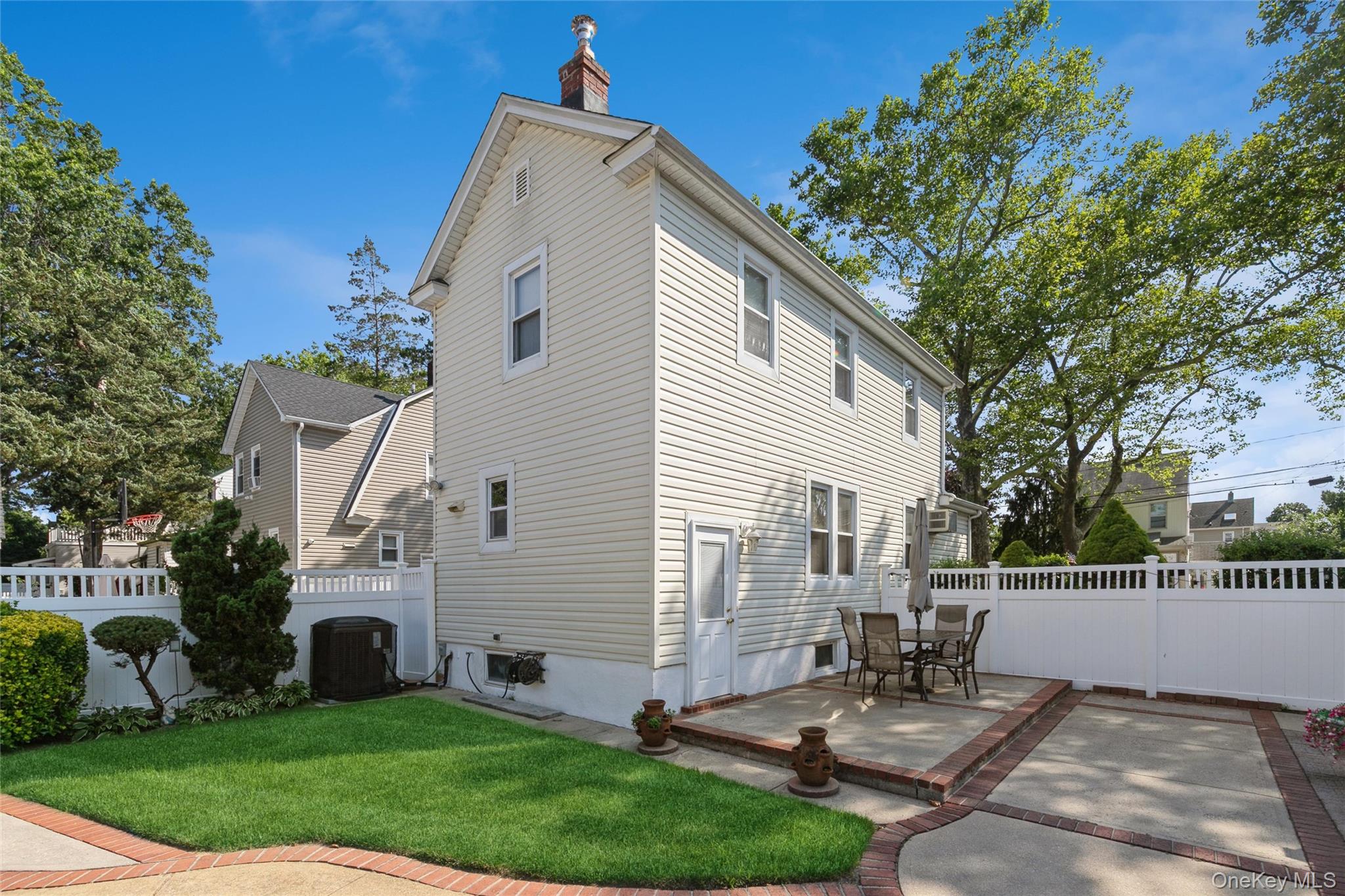 16 Devon Street Property Photo 28
