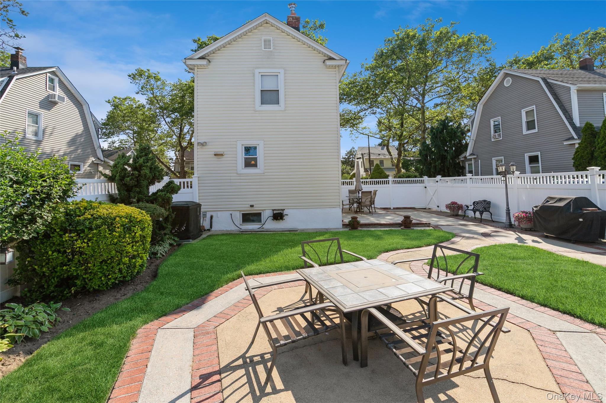 16 Devon Street Property Photo 29