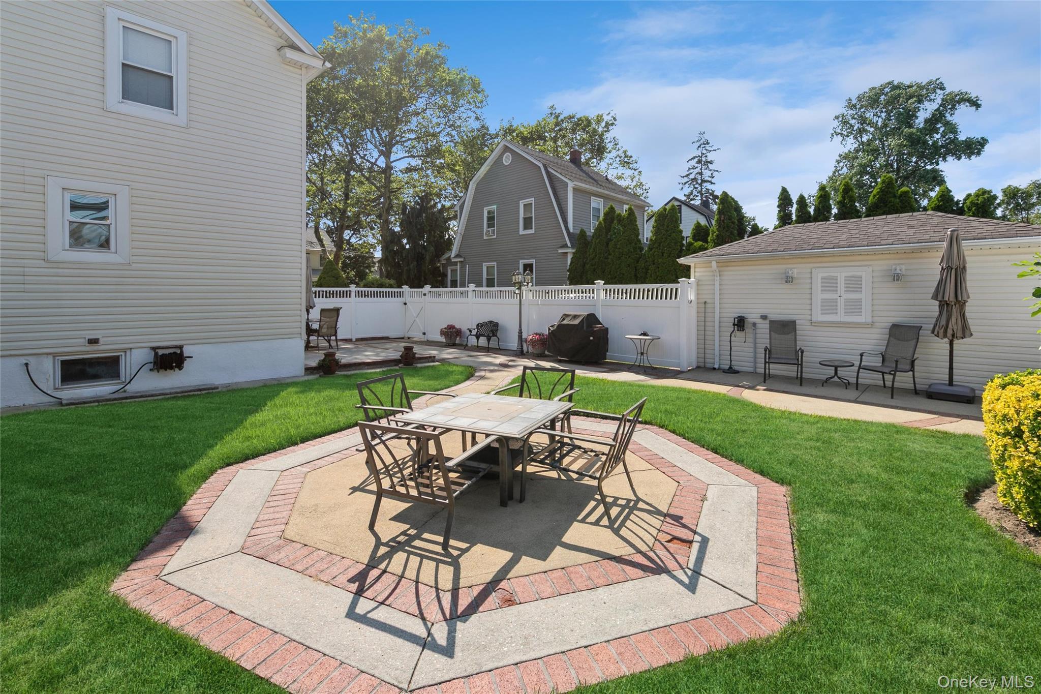 16 Devon Street Property Photo 30