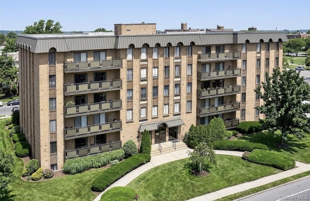 175 Maple Avenue 4D Property Photo 1