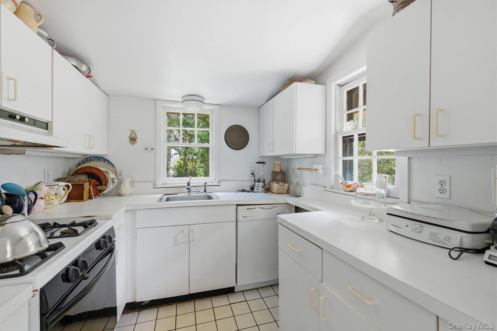 30 Edgemere Drive Property Photo 7
