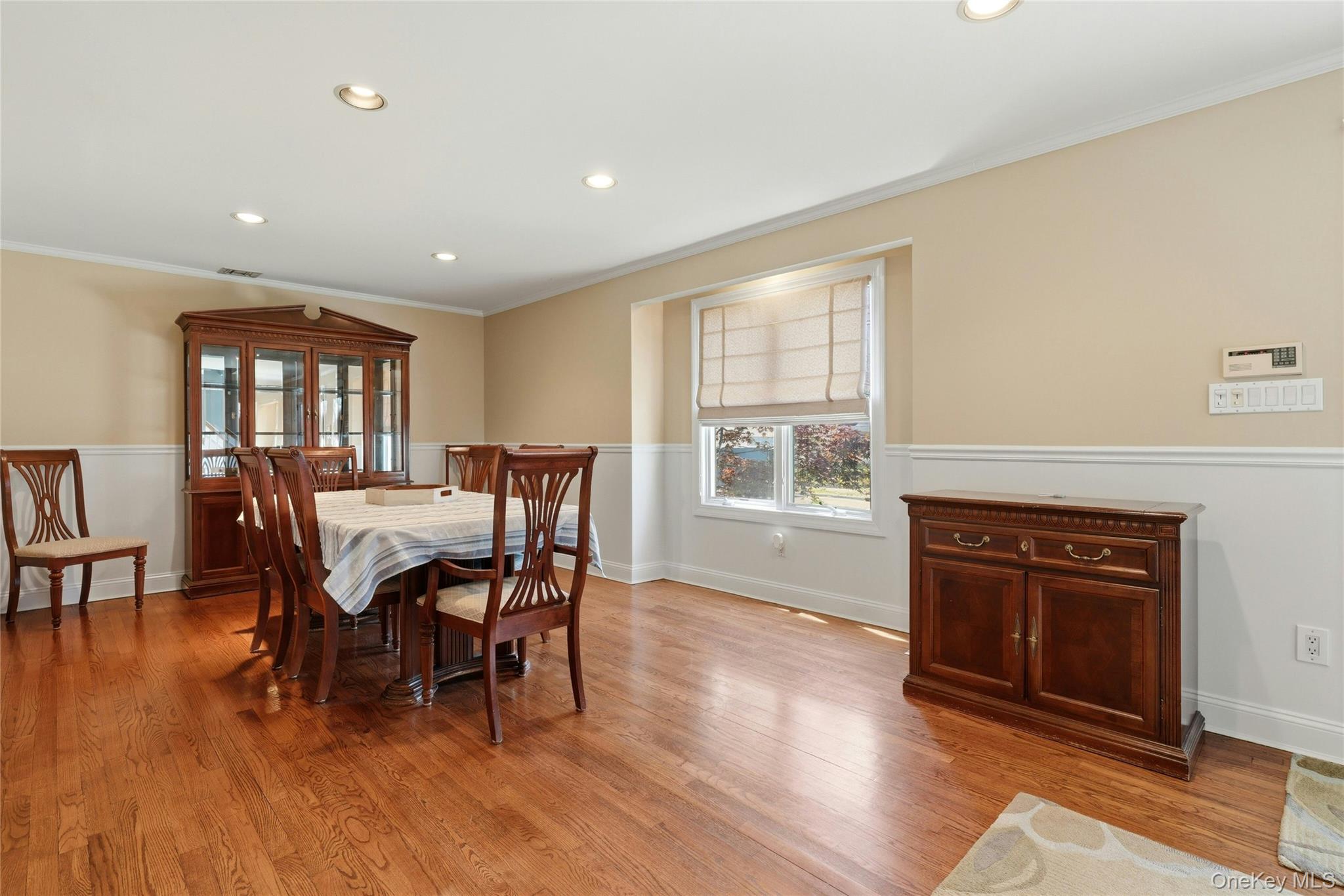 852 Jackson Avenue Property Photo 11