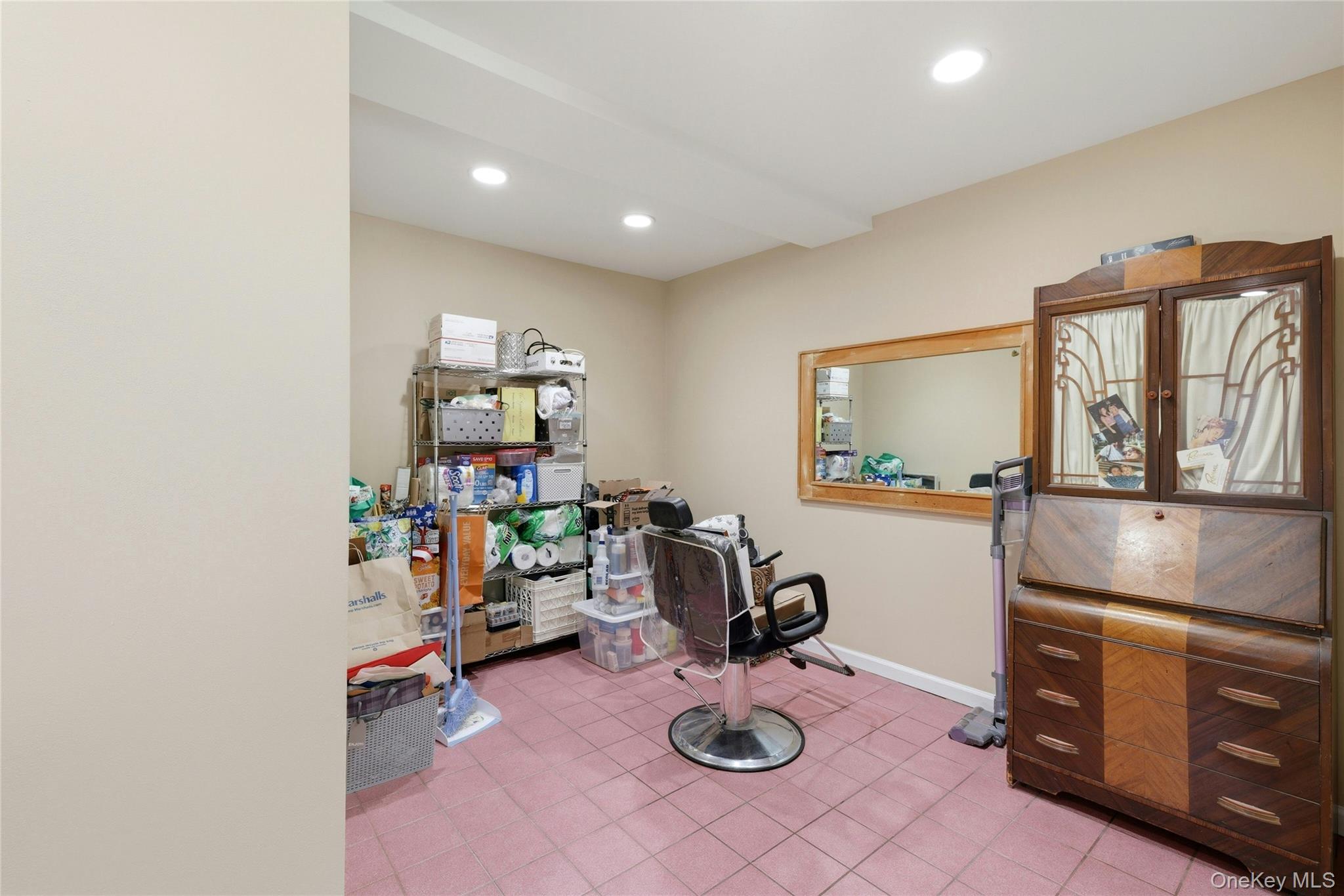 852 Jackson Avenue Property Photo 16