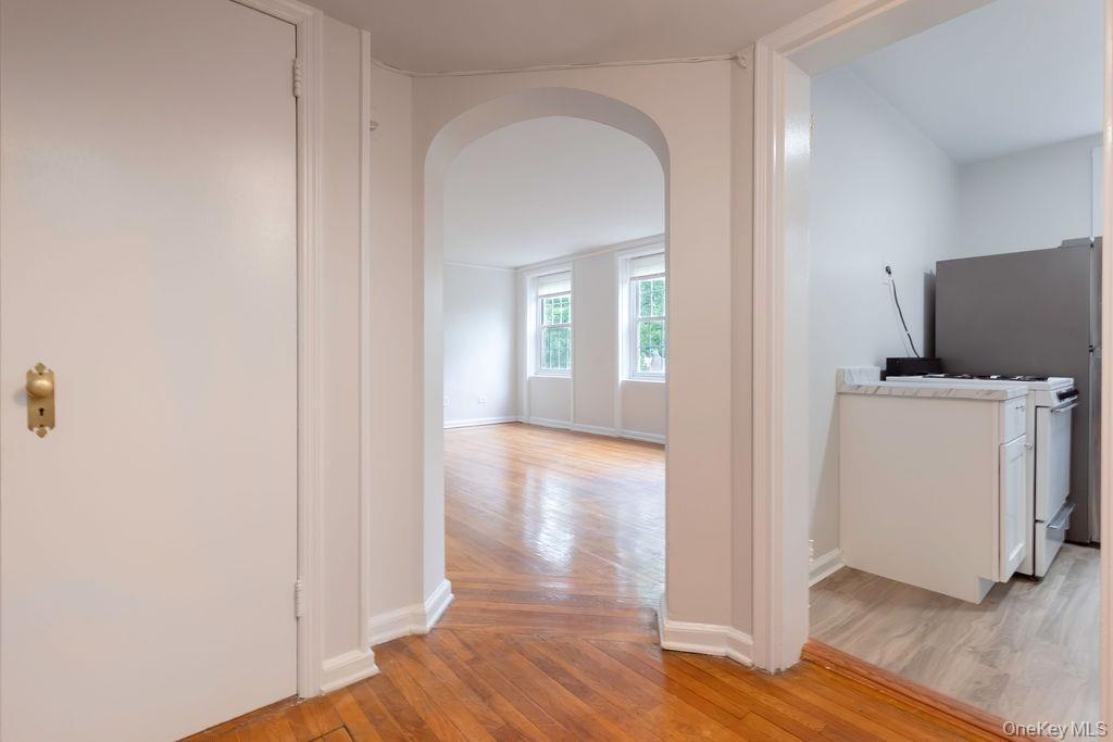 1344 Midland Avenue 3e Property Photo 13