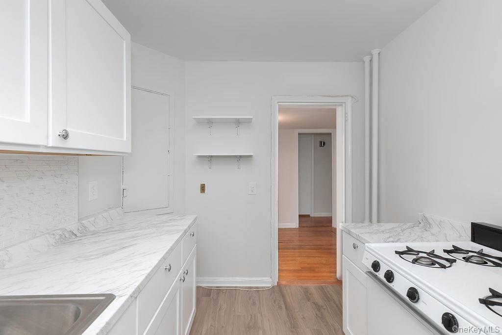 1344 Midland Avenue 3e Property Photo 14