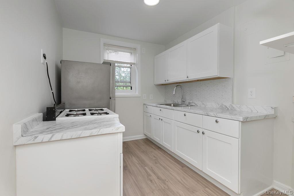 1344 Midland Avenue 3e Property Photo 15