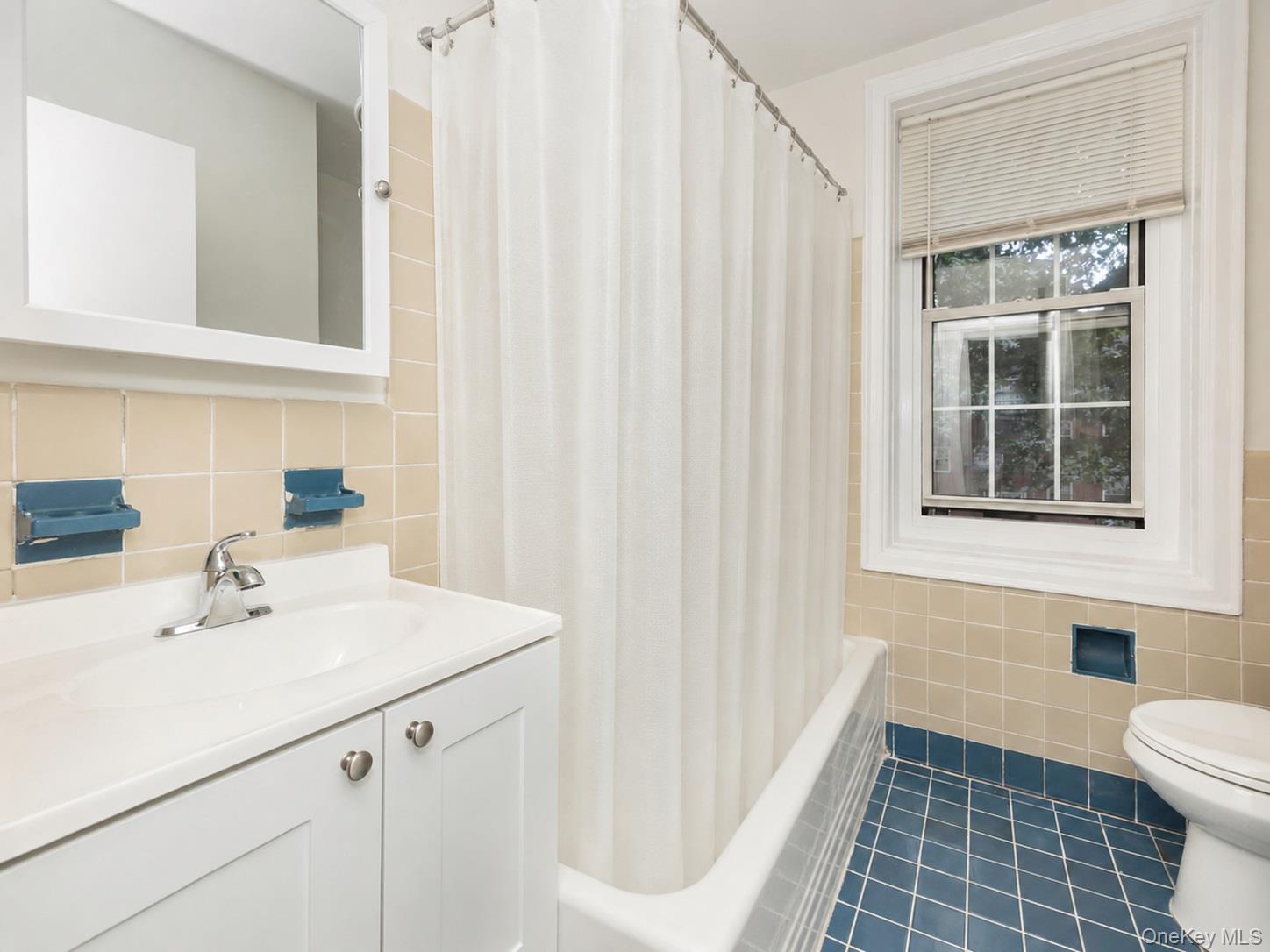 1344 Midland Avenue 3e Property Photo 18