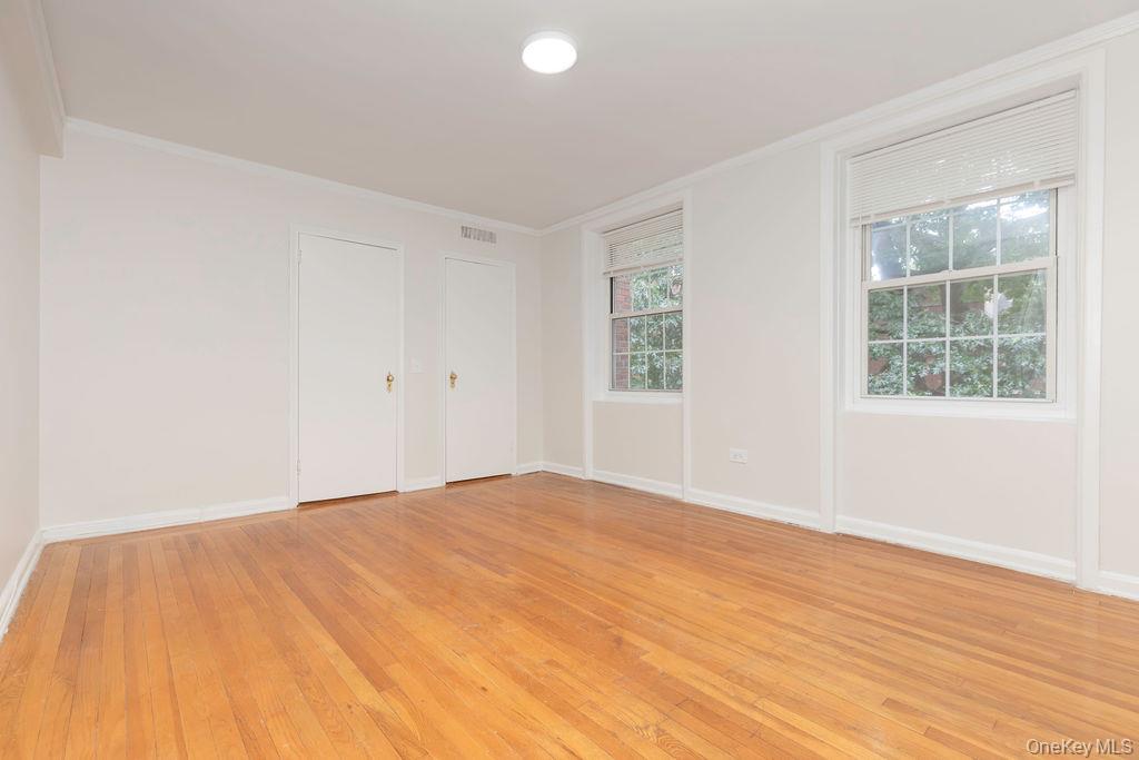 1344 Midland Avenue 3e Property Photo 19