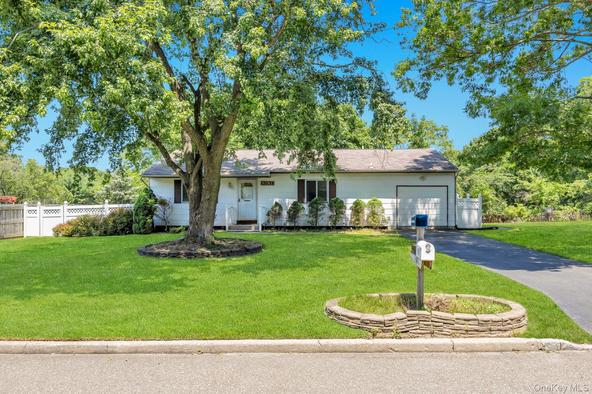 9 Daniel Court Property Photo 1