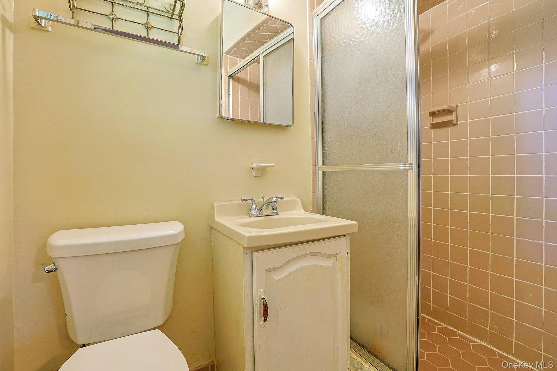 635 Gilbert Avenue Property Photo 19