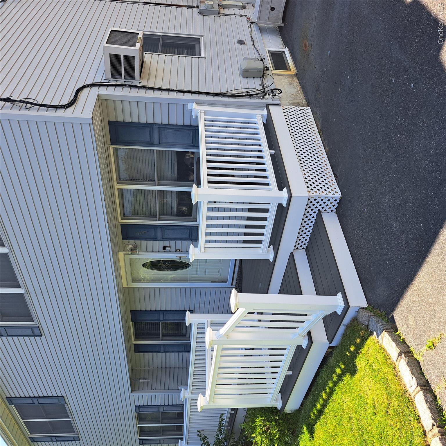 54 17th Street Property Photo 3
