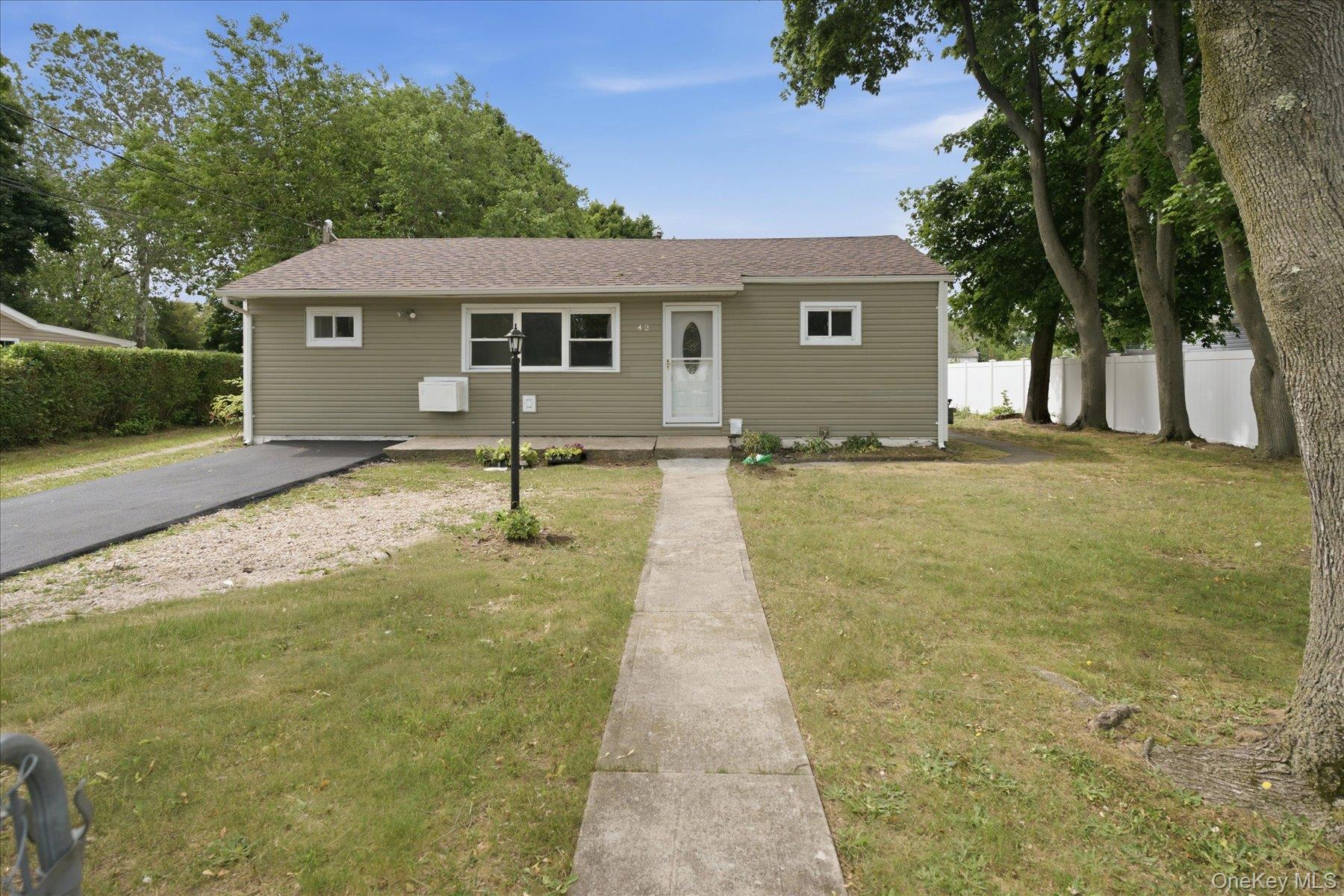 42 Bradley Street Property Photo 1