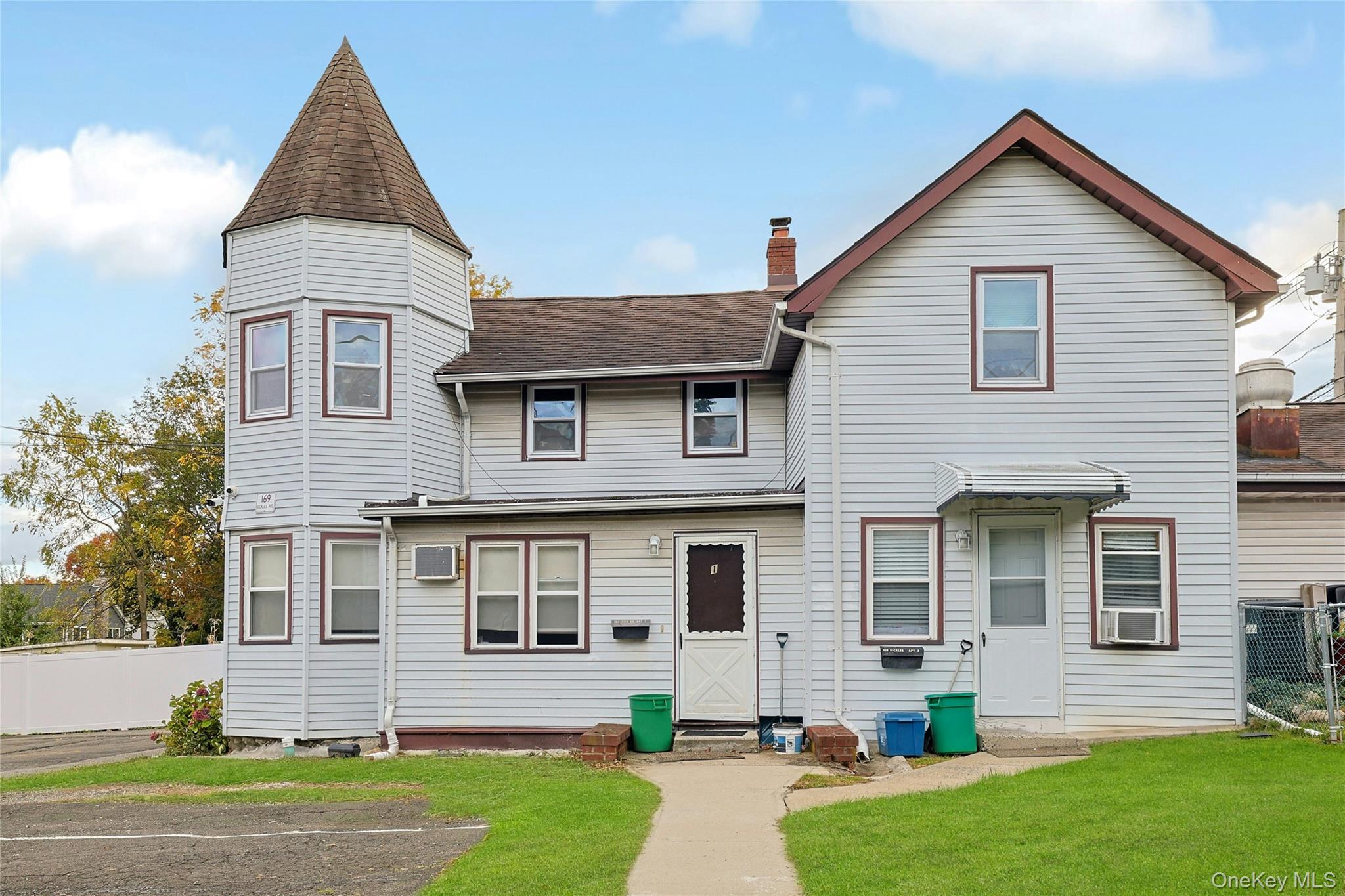 169 Sickles Avenue Property Photo 4