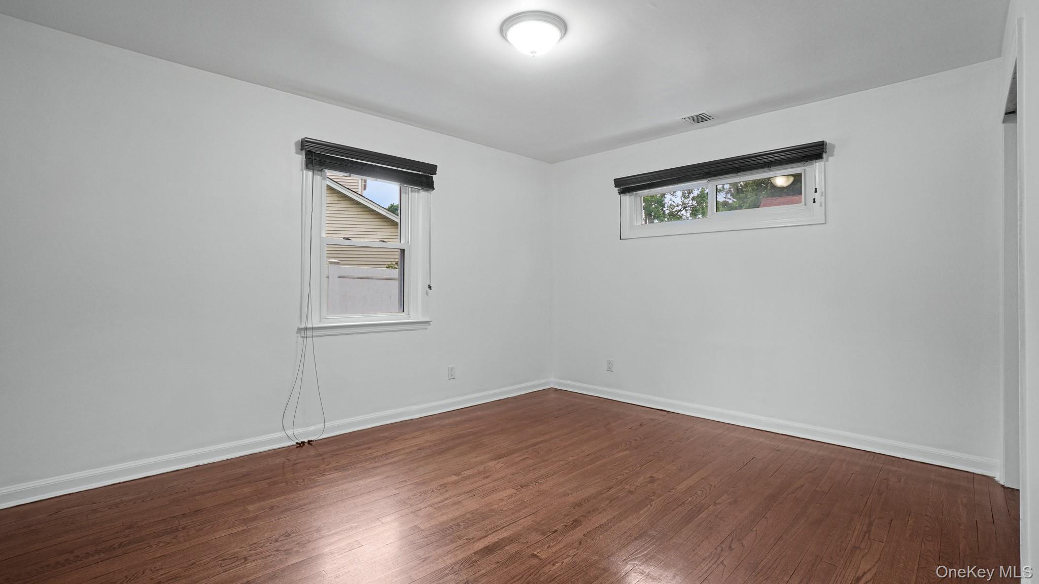 185 E 17th Street Property Photo 8