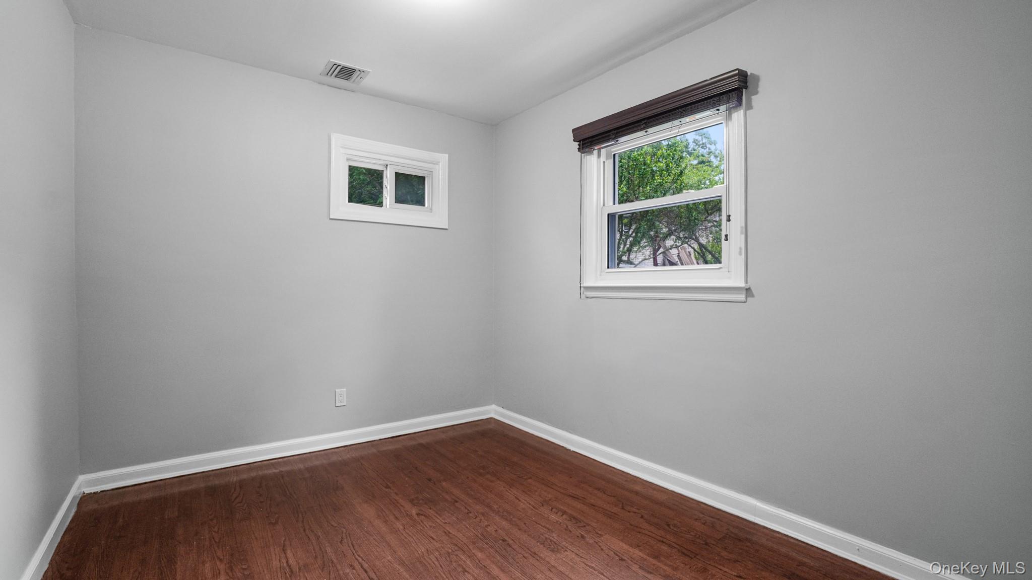 185 E 17th Street Property Photo 10