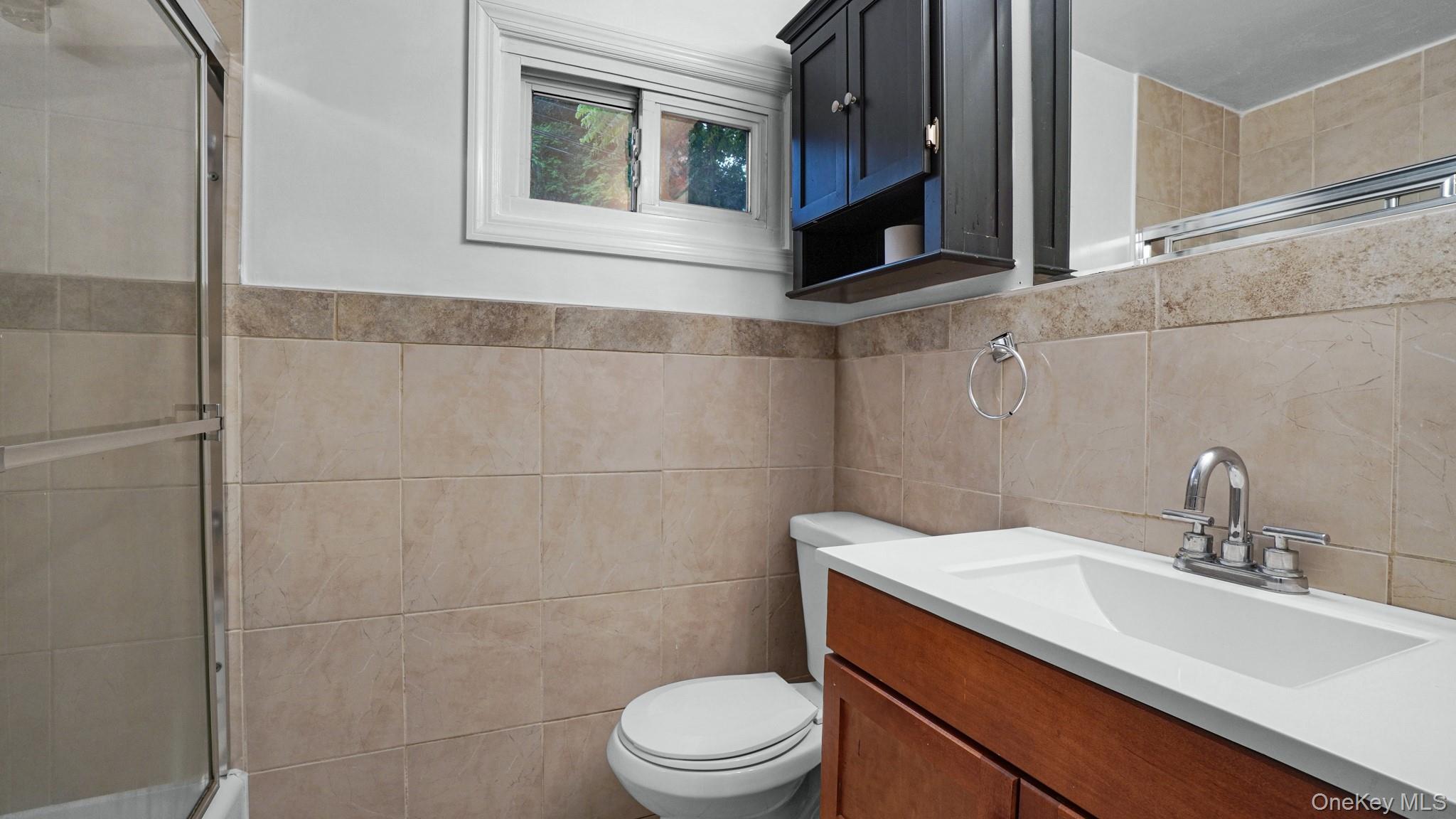 185 E 17th Street Property Photo 11