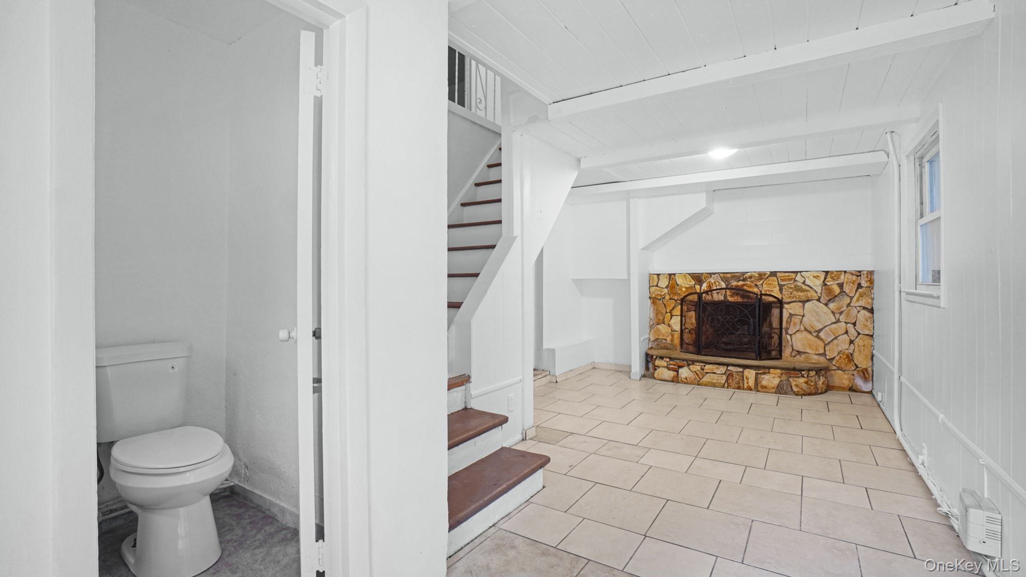 185 E 17th Street Property Photo 19