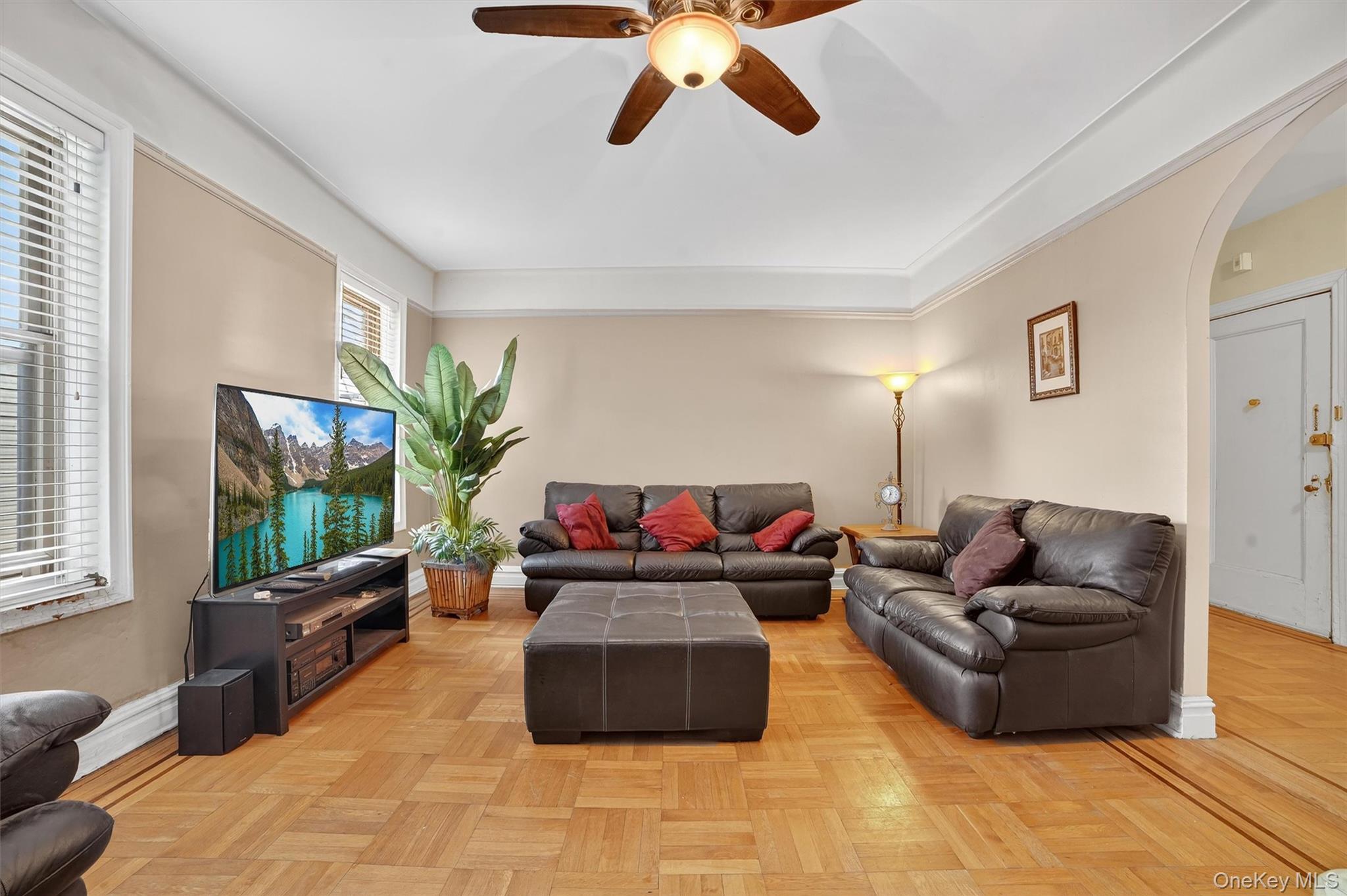 219 Bronx River Road 2l Property Photo 6