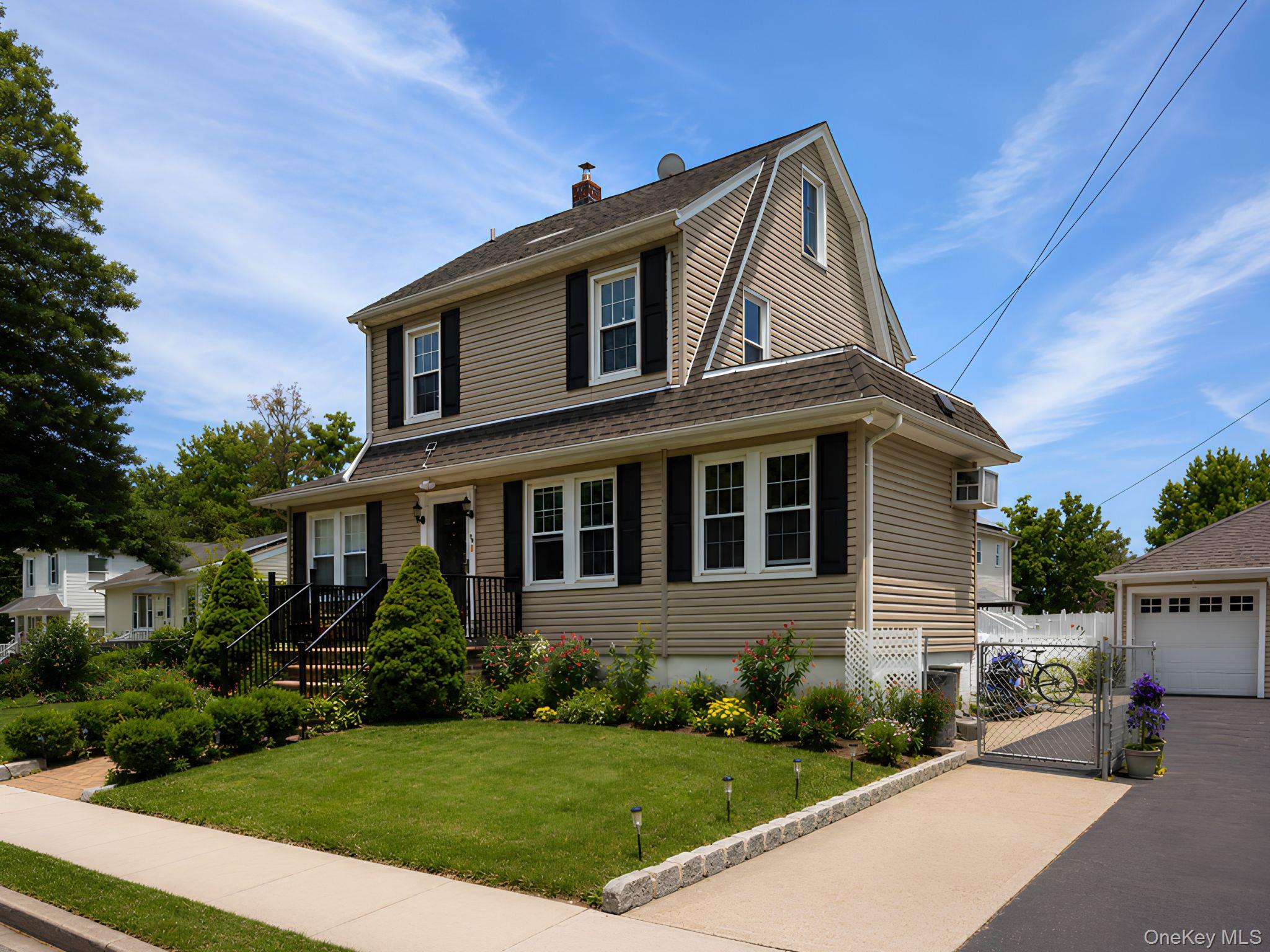64 Avondale Street Property Photo 2