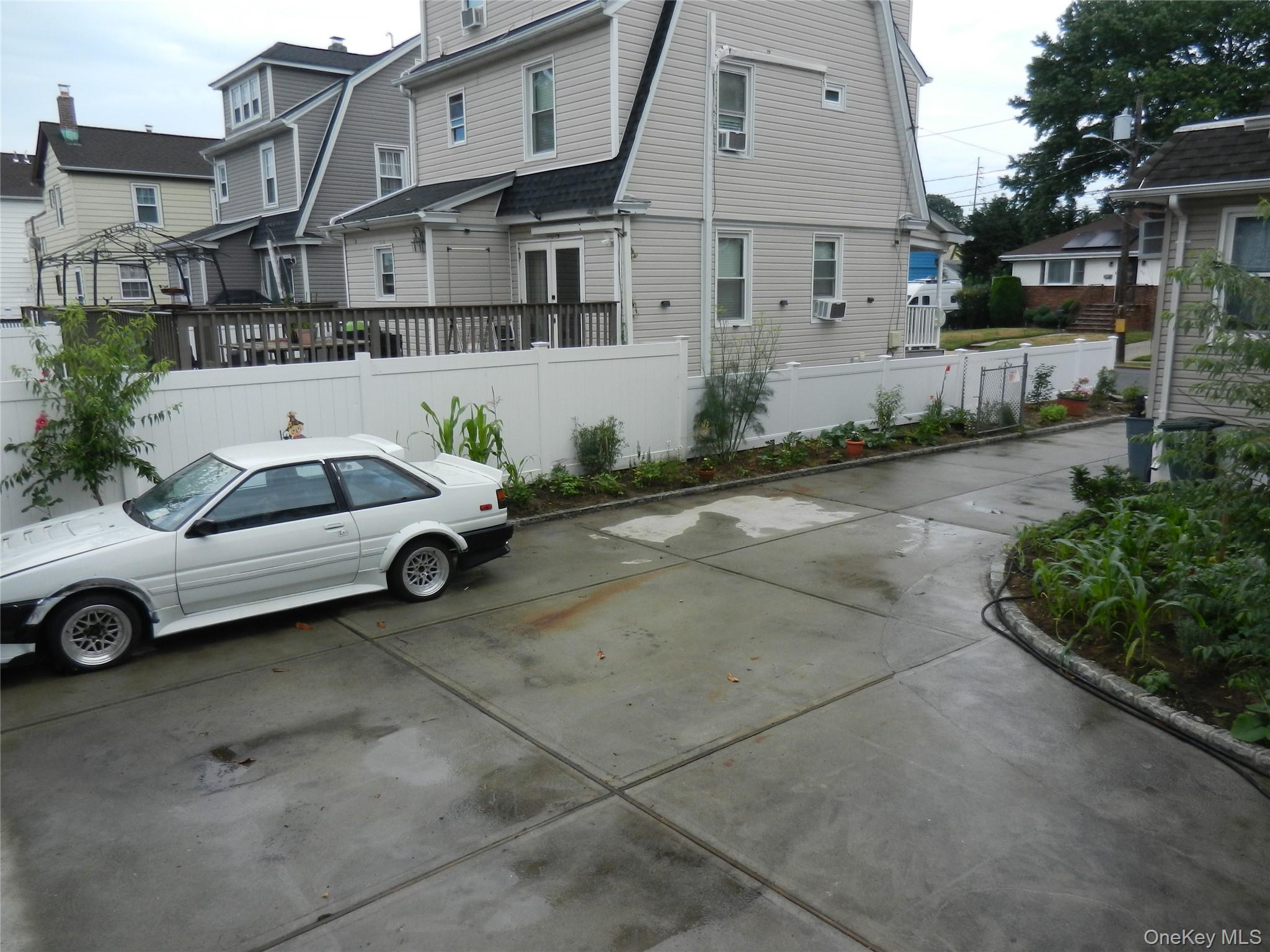 64 Avondale Street Property Photo 23