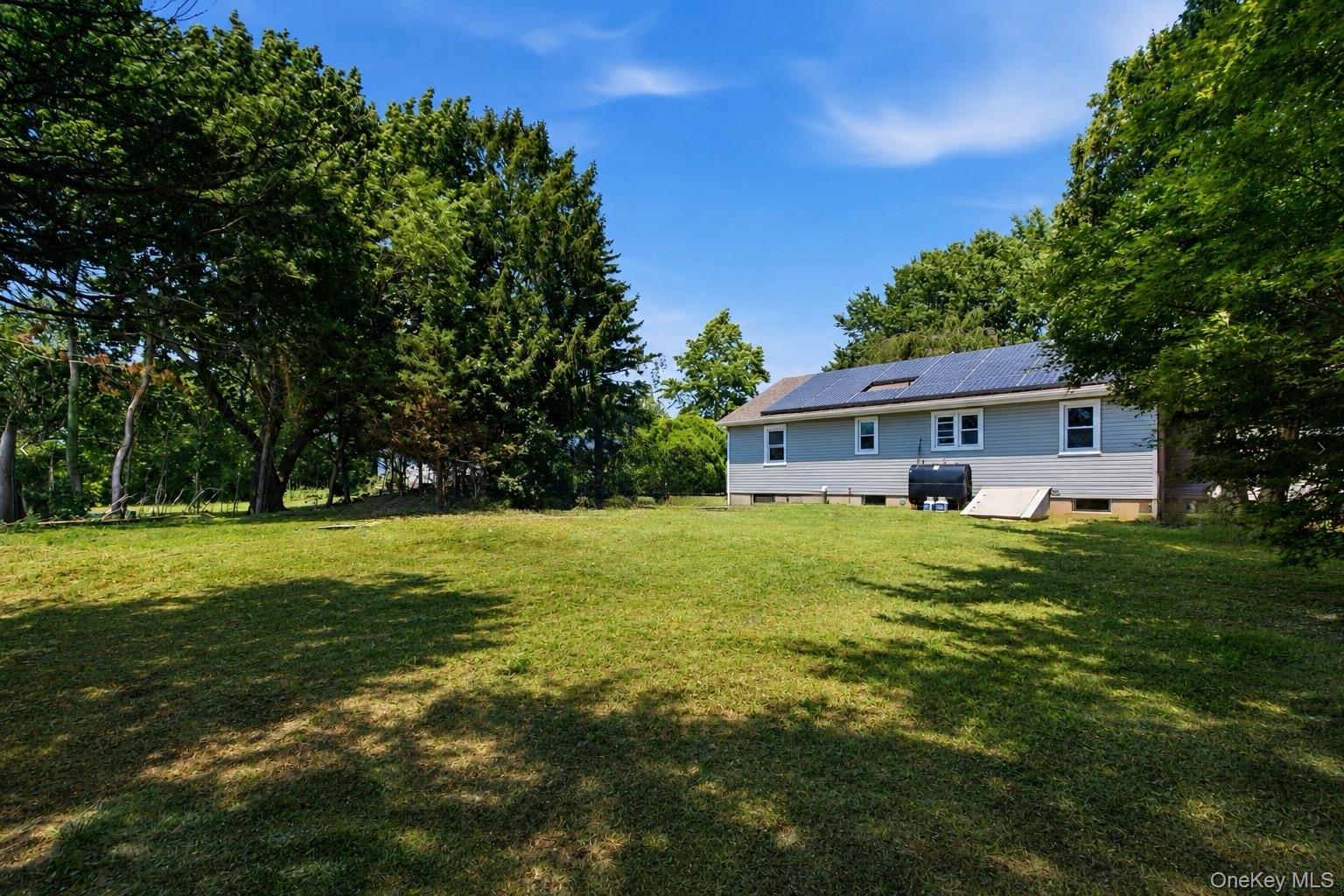 725 Peconic Lane Property Photo 2