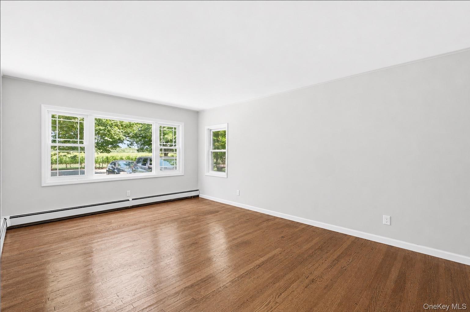 725 Peconic Lane Property Photo 12