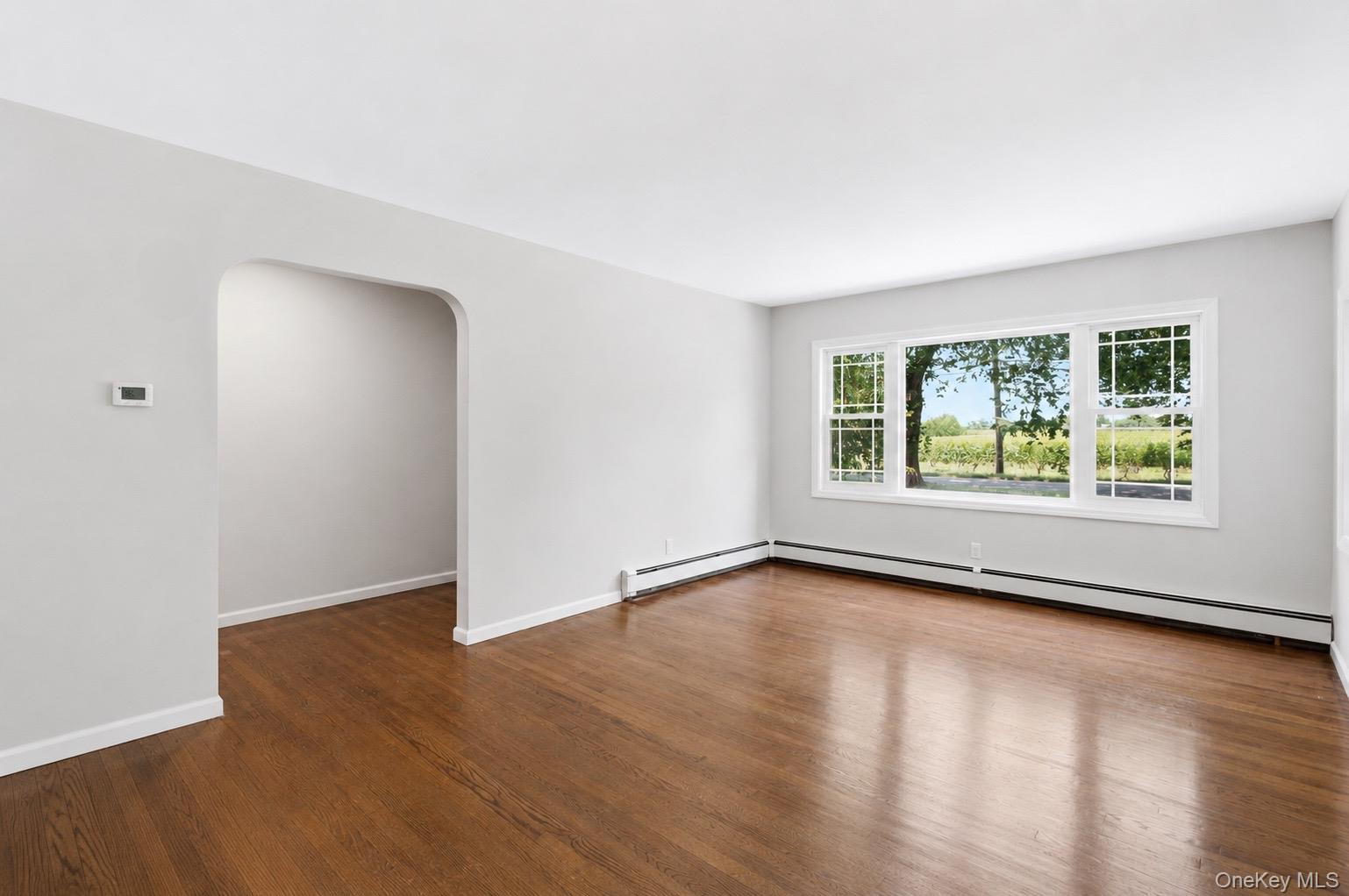 725 Peconic Lane Property Photo 13