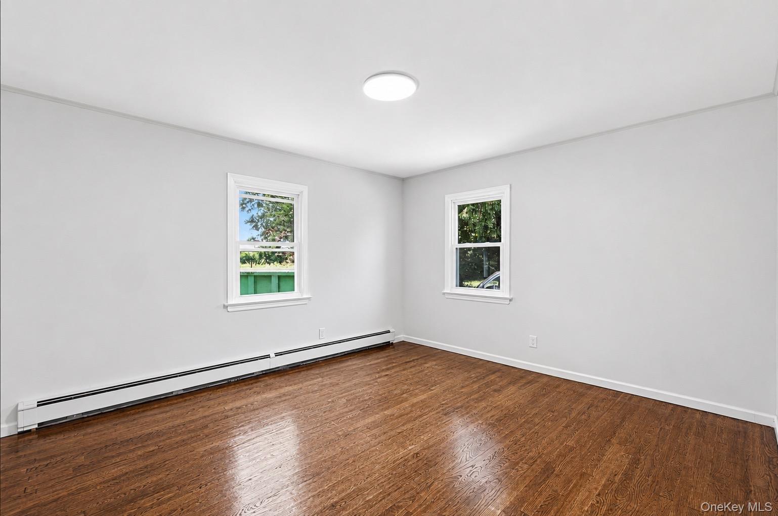 725 Peconic Lane Property Photo 14