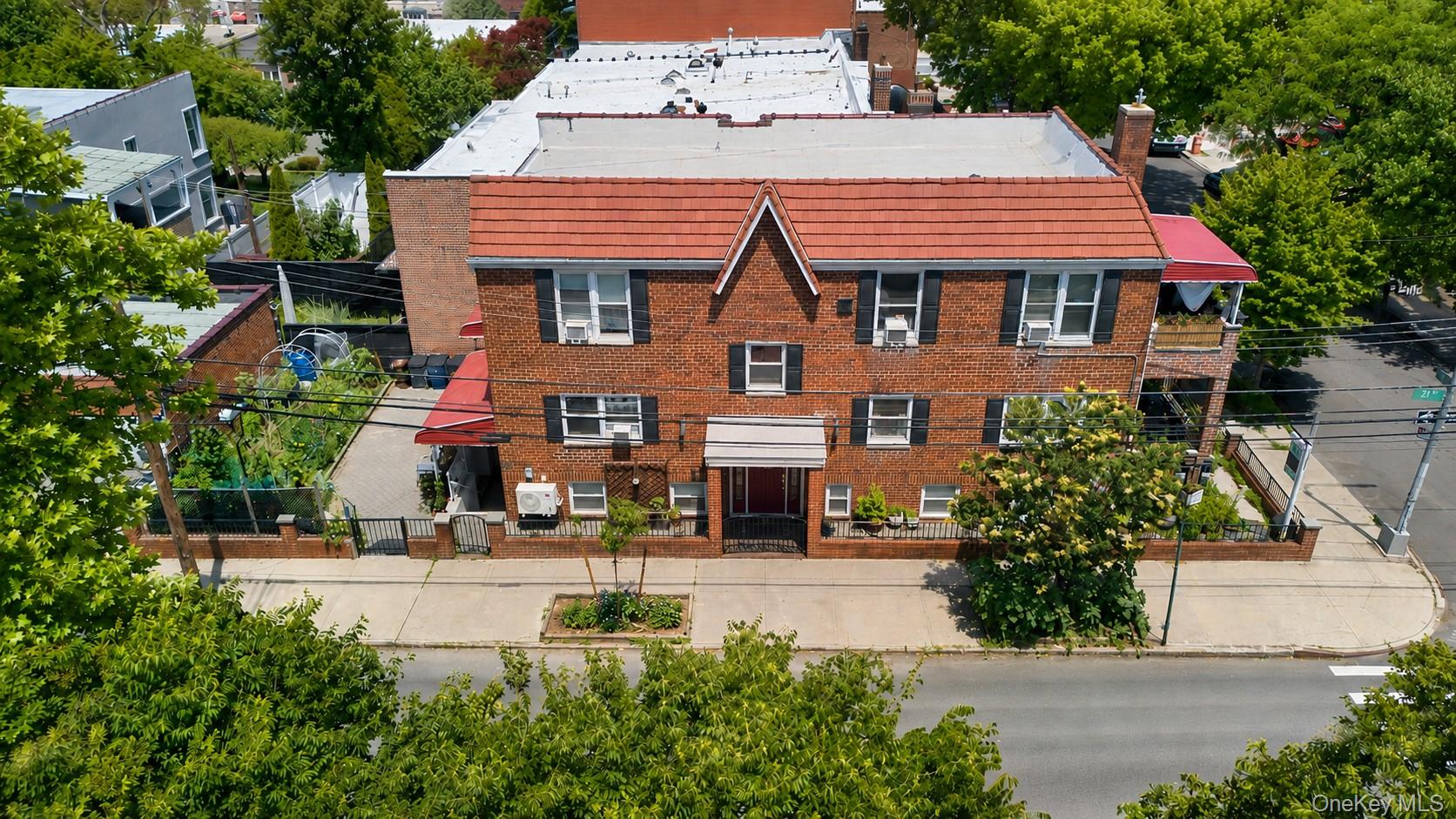 1855 21st Drive Property Photo 3