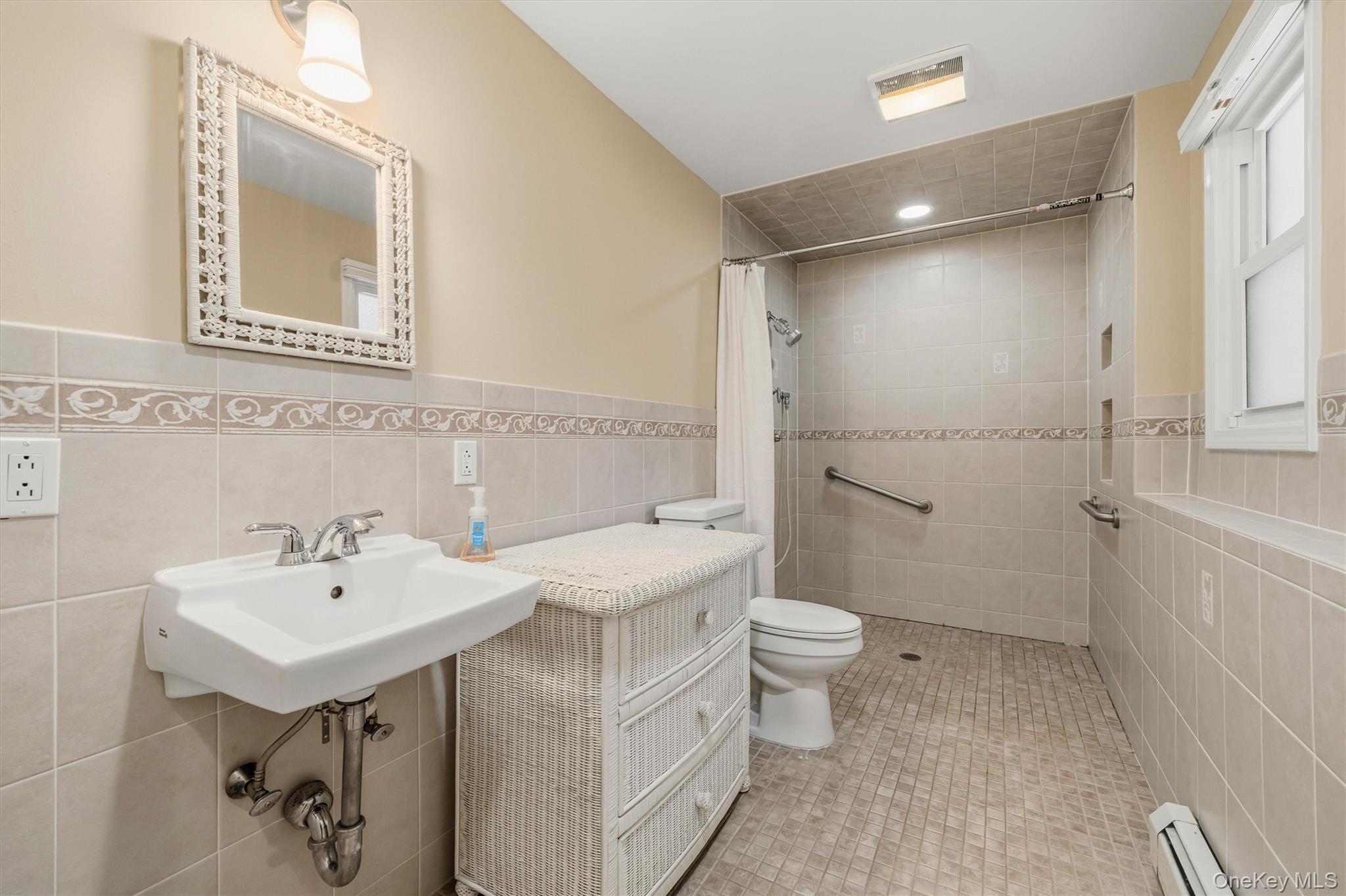 6 May Court Property Photo 30