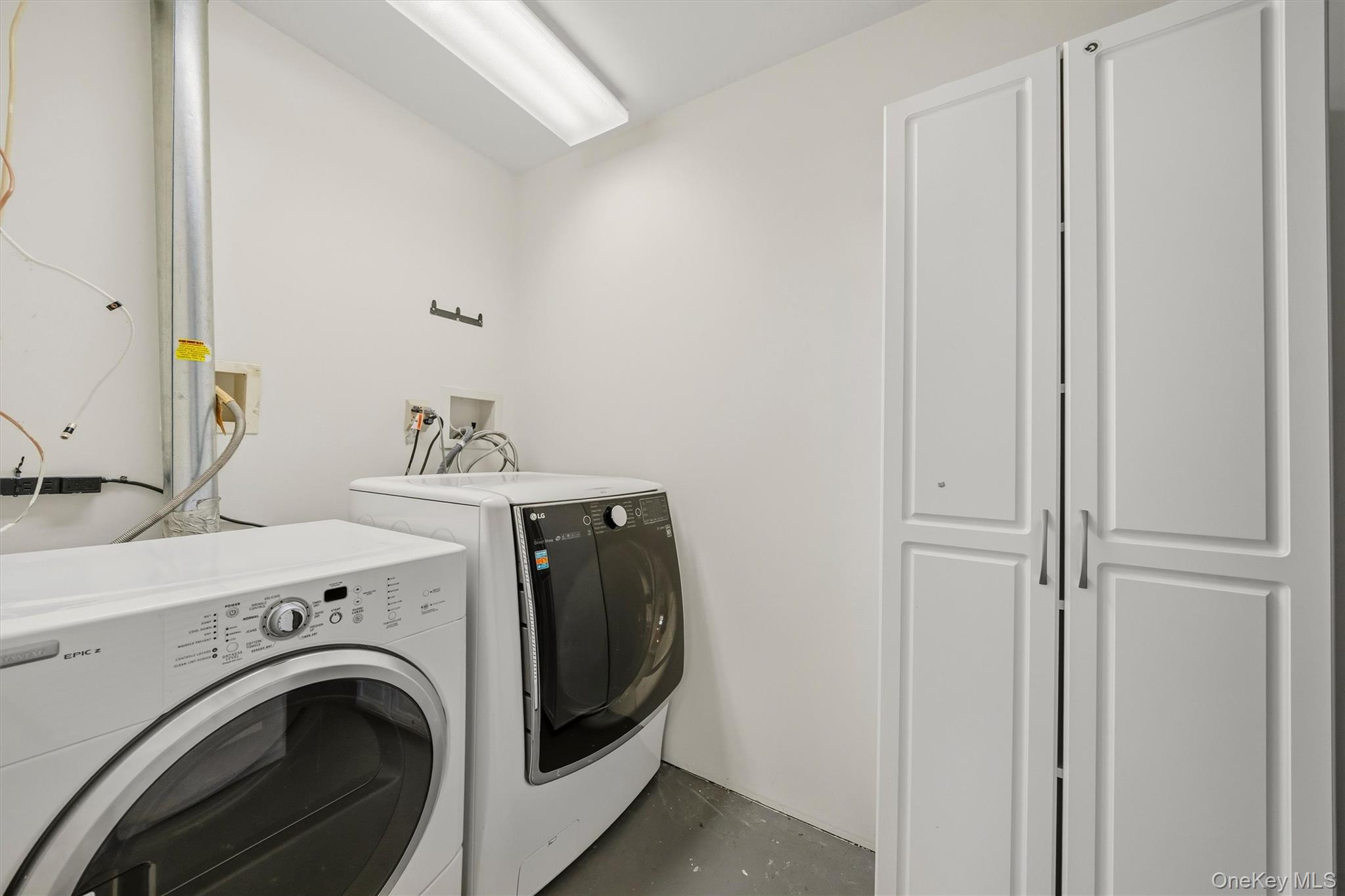 6 May Court Property Photo 32