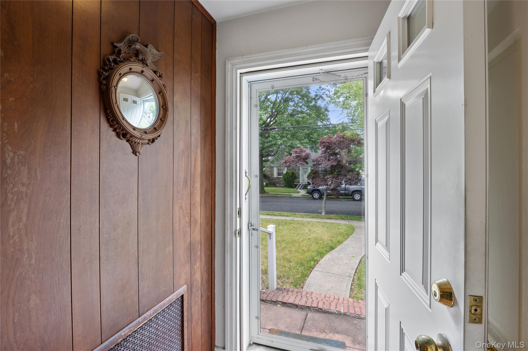 637 Stratford Road Property Photo 4