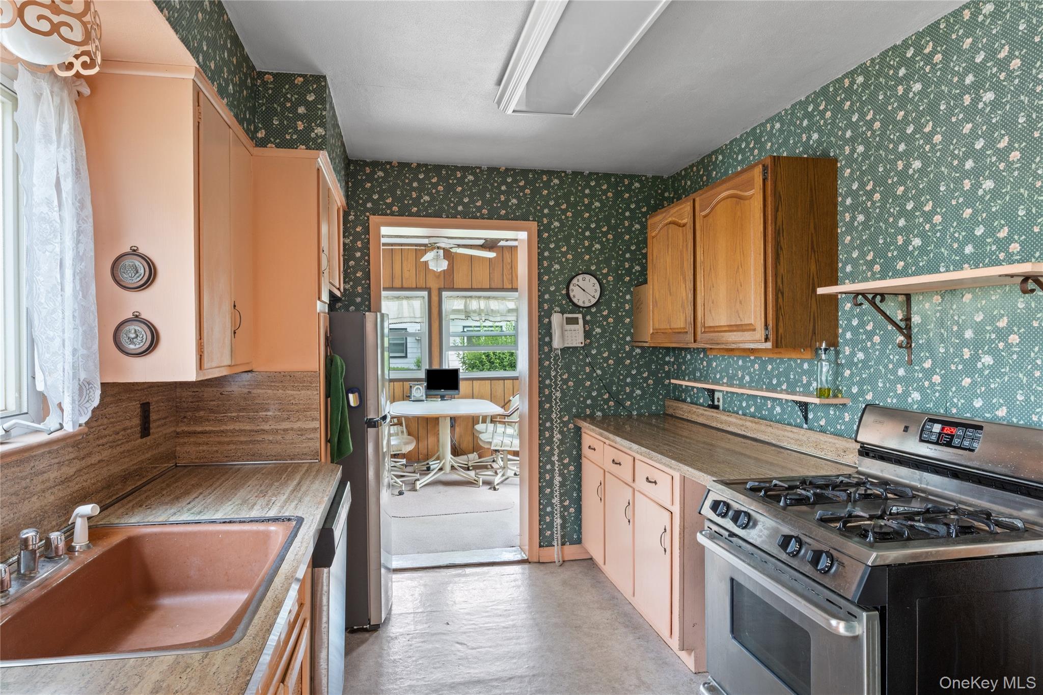 637 Stratford Road Property Photo 12