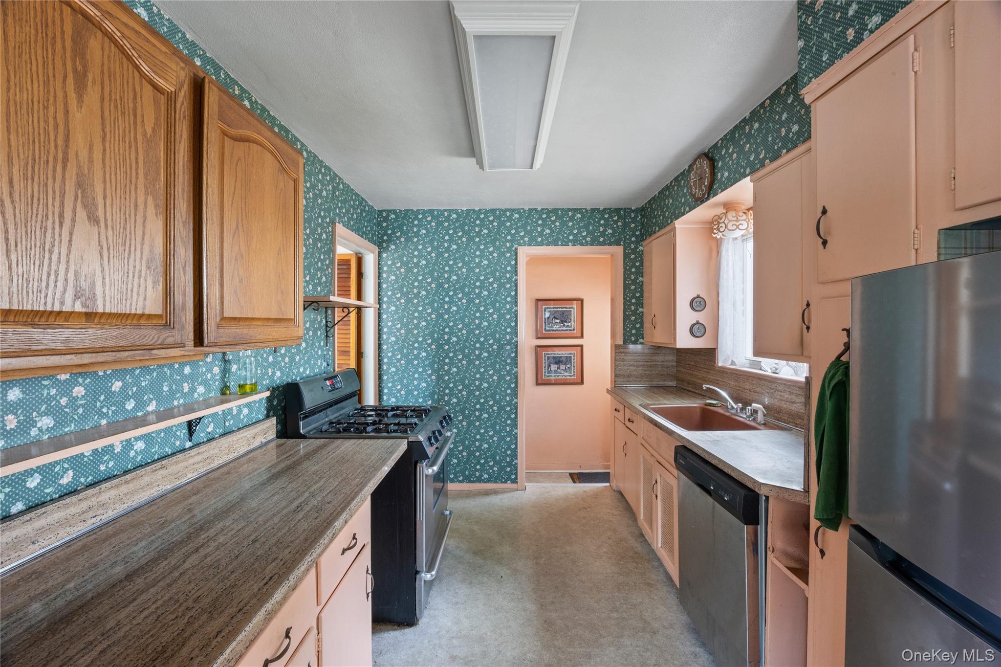 637 Stratford Road Property Photo 17