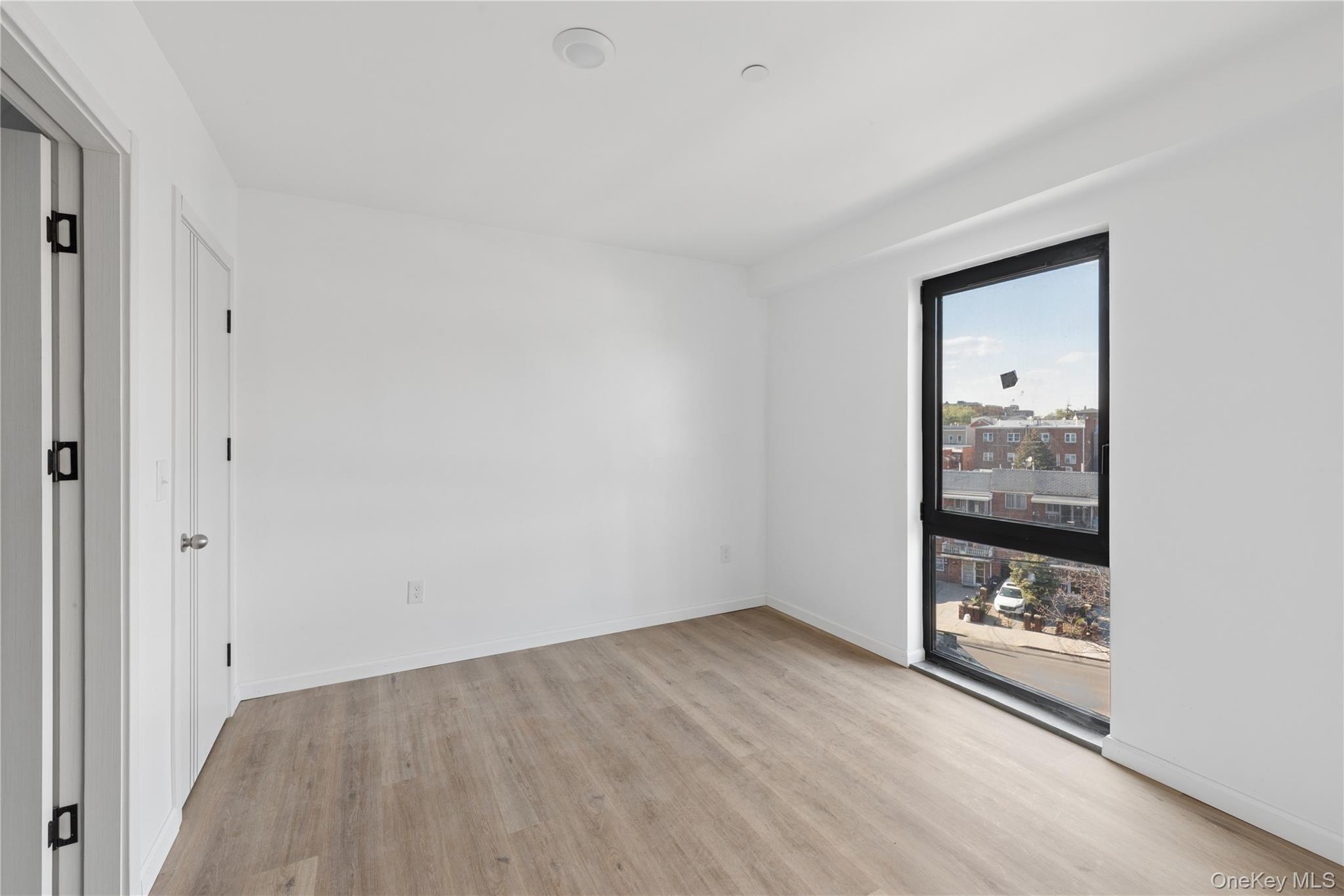 70-25 Queens Boulevard 7h Property Photo 8