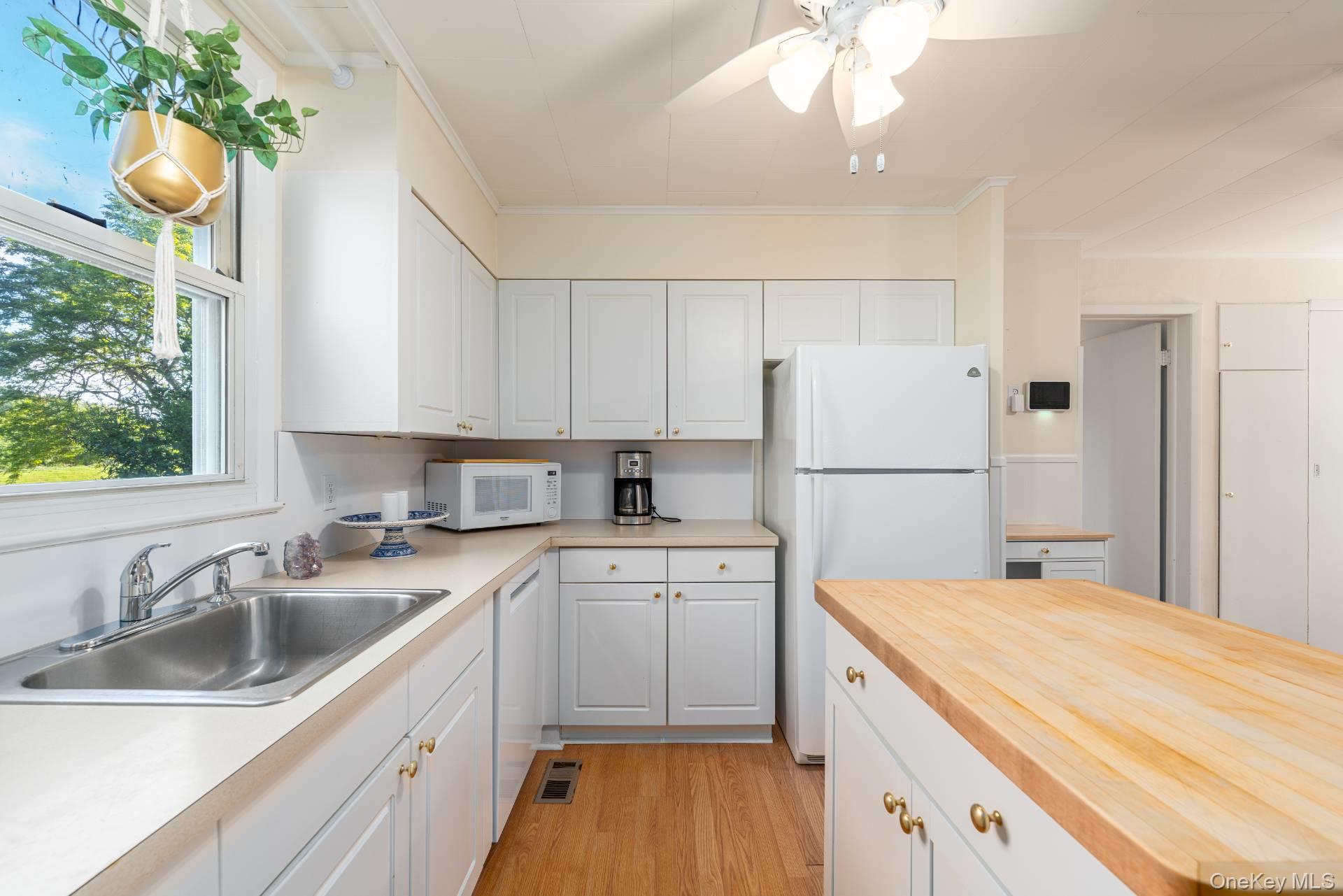 2380 S Harbor Road Property Photo 4
